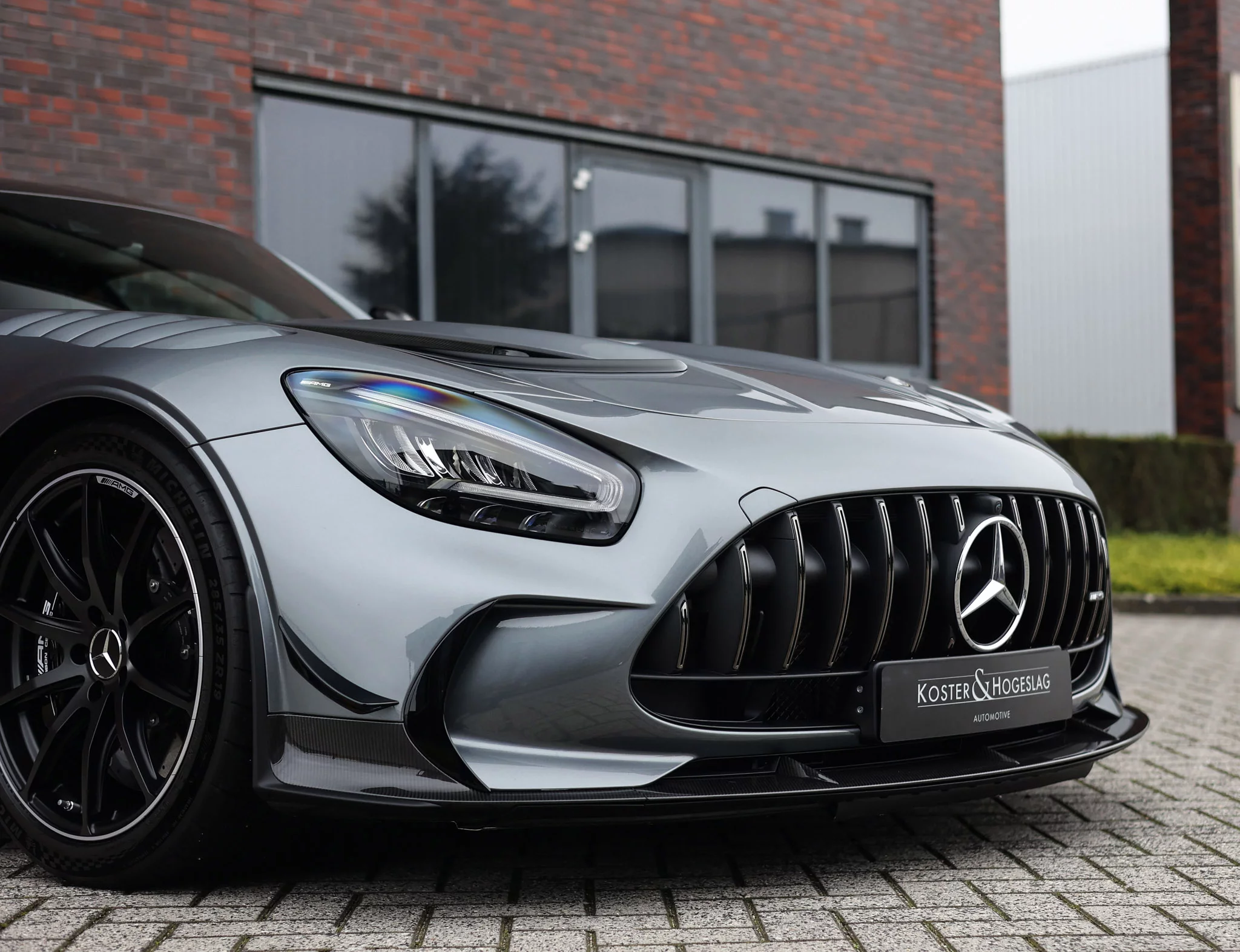 Selenite Grey Mercedes-AMG GT
