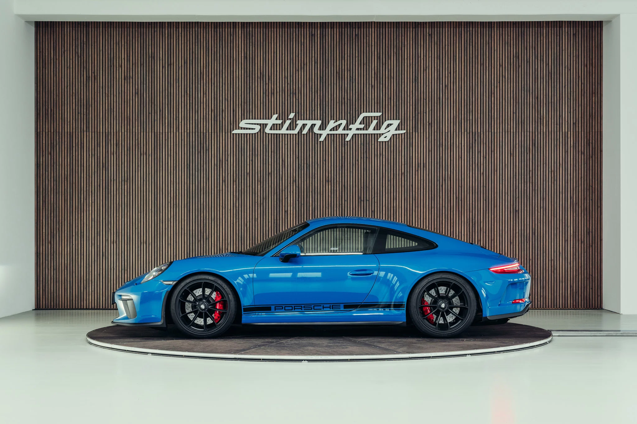 Turqoise Blue Porsche 911 GT3