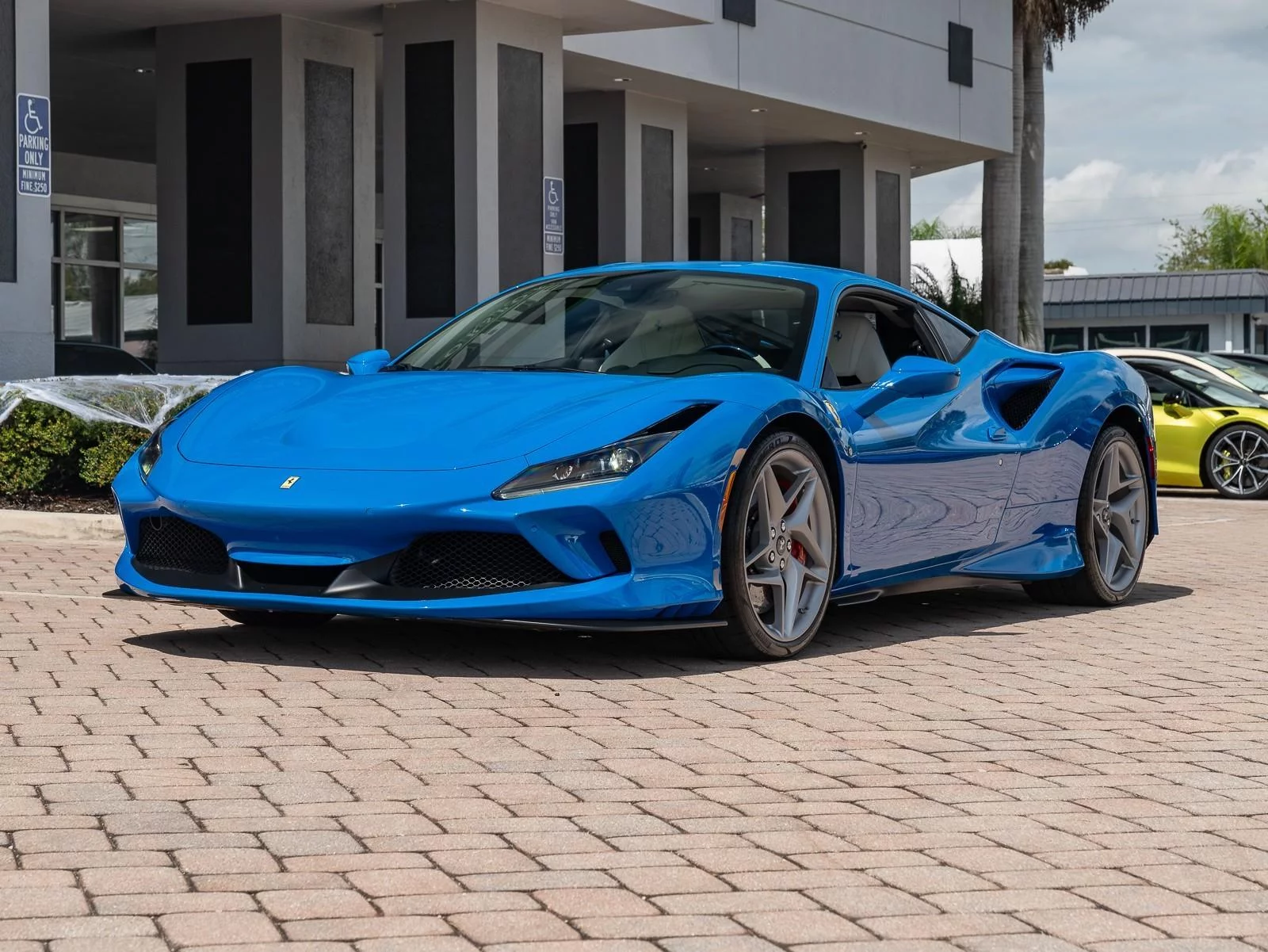 Azzurro Dino Ferrari F8