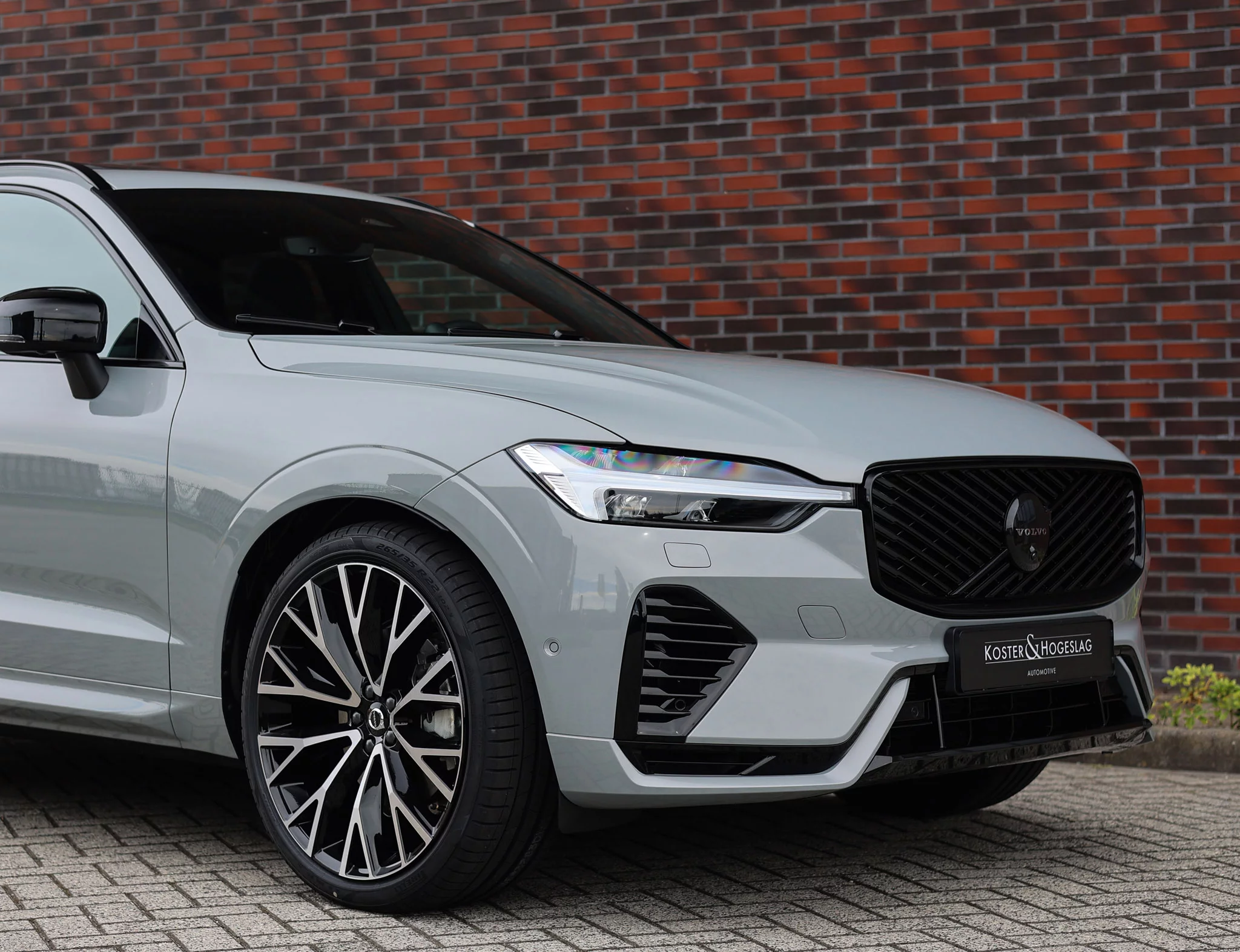 Vapour Grey Volvo XC60