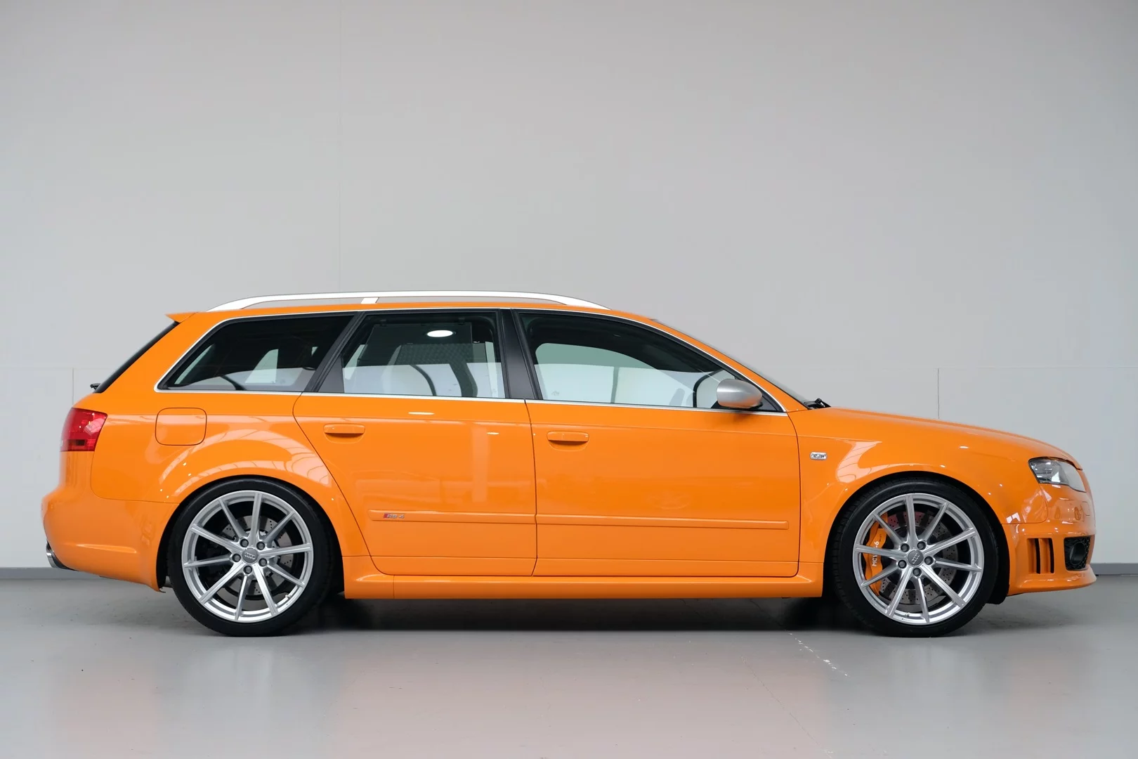 Glut Orange Audi RS4