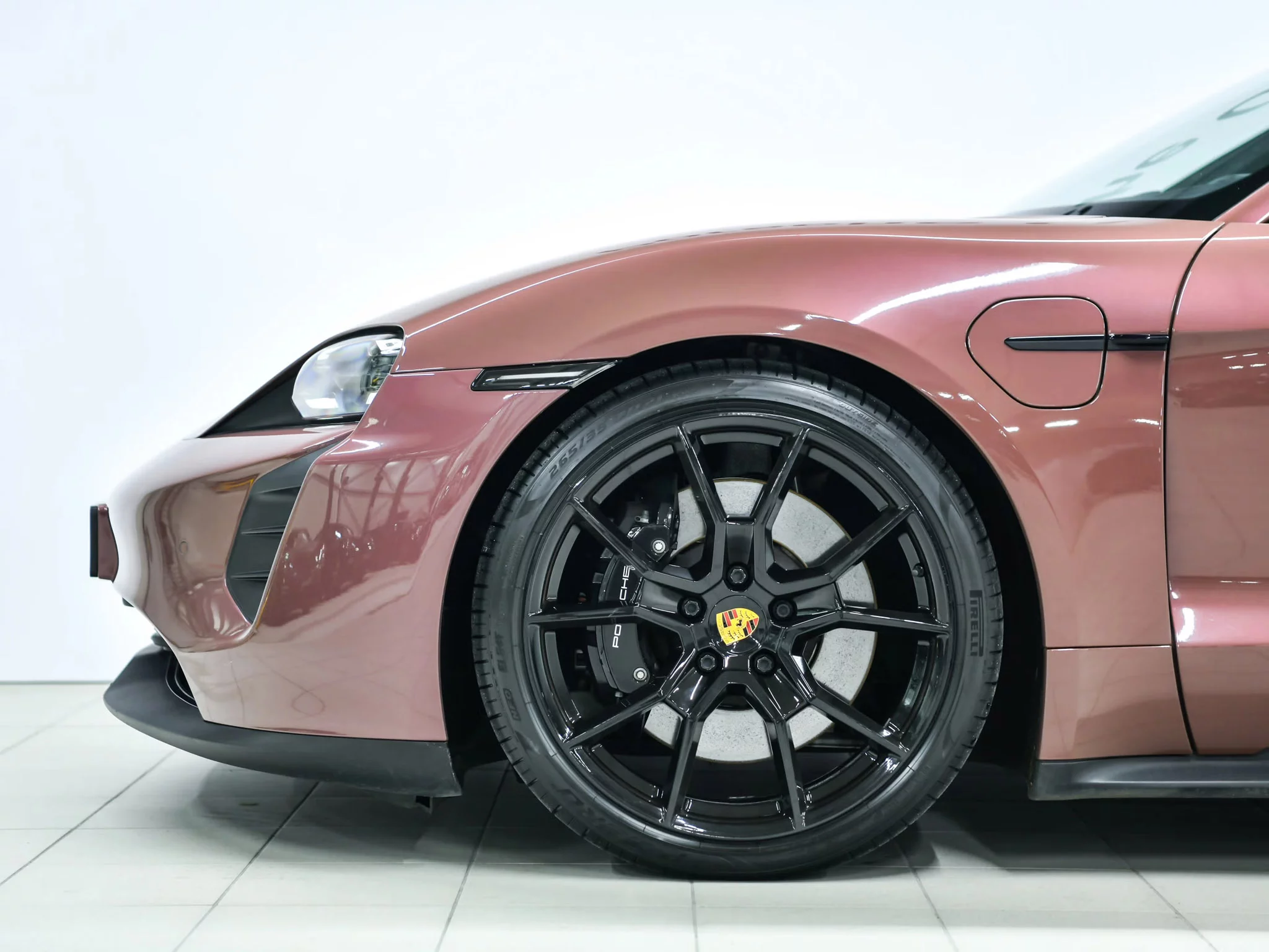 Allium Red Metallic Porsche Taycan