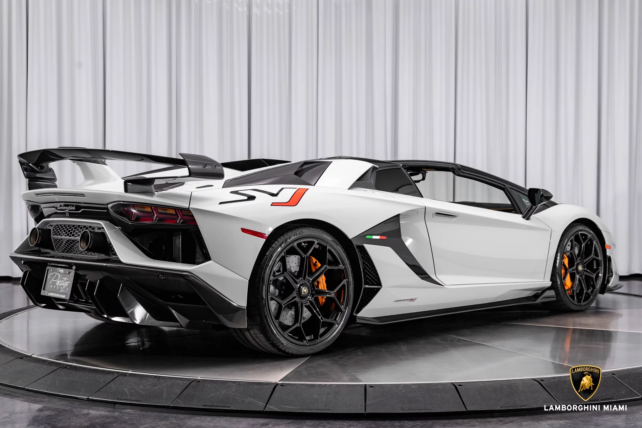 Grigio Hati Lamborghini Aventador