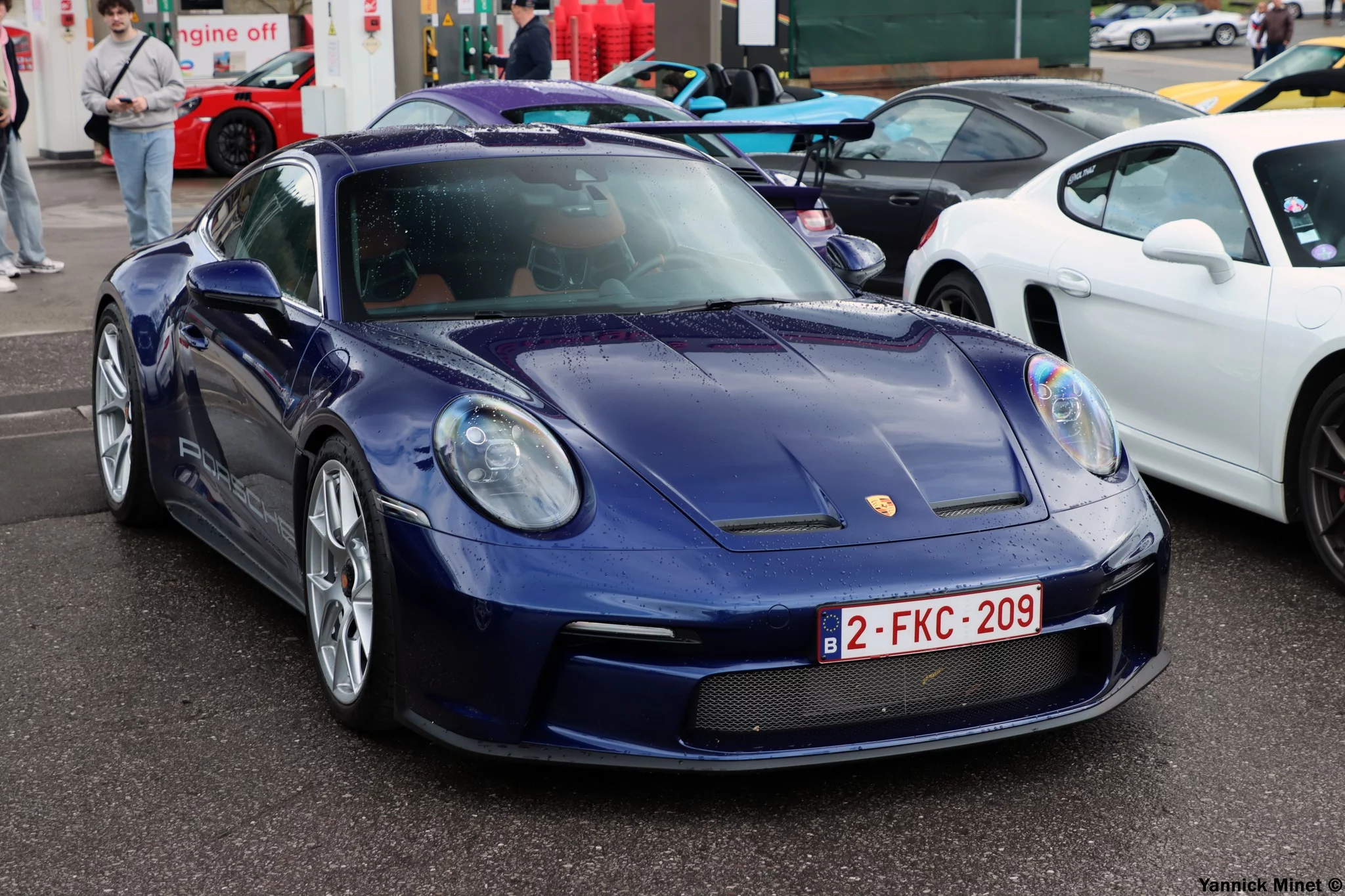 Gentian Blue Porsche 911 S/T