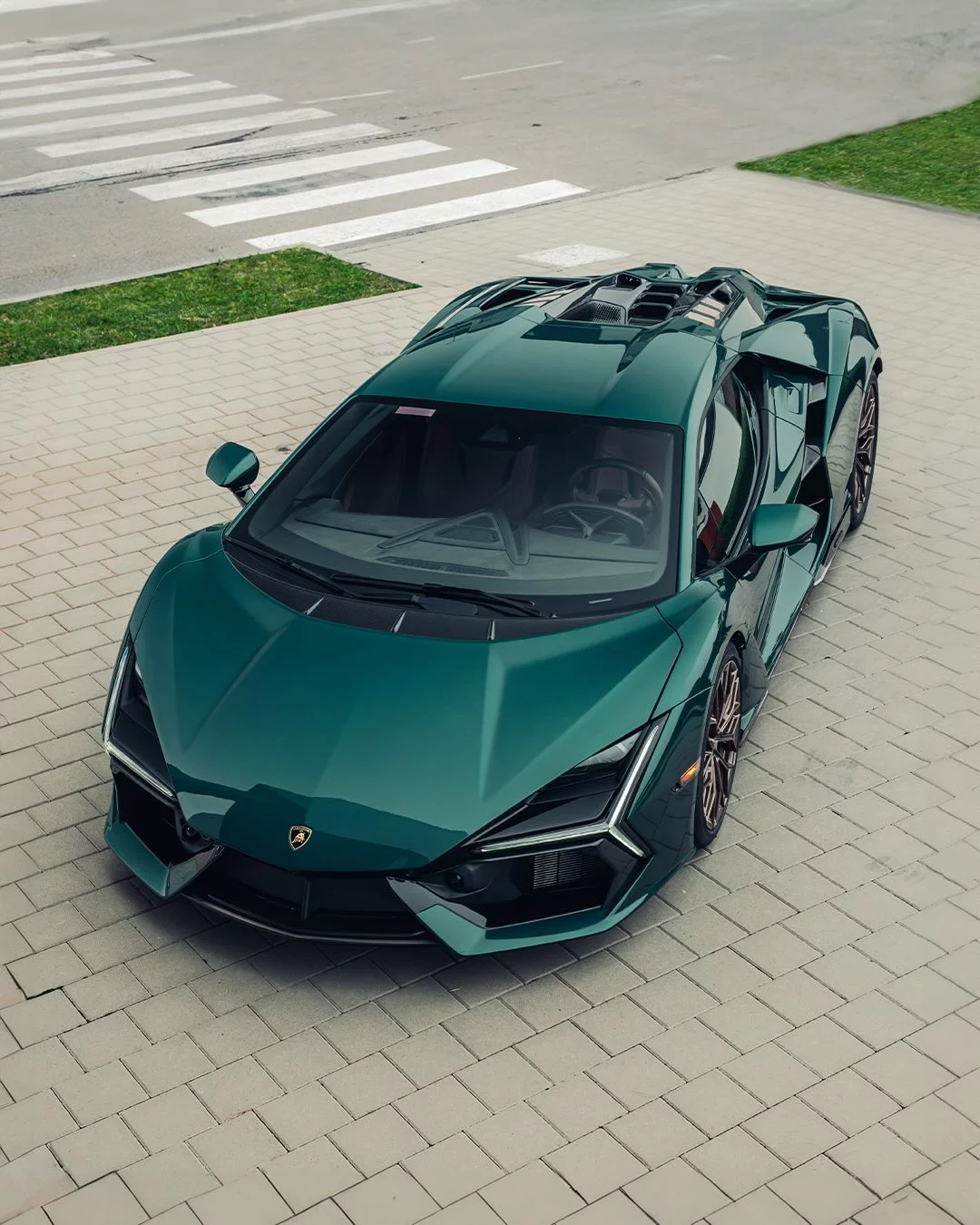 Verde Abete Lamborghini Revuelto