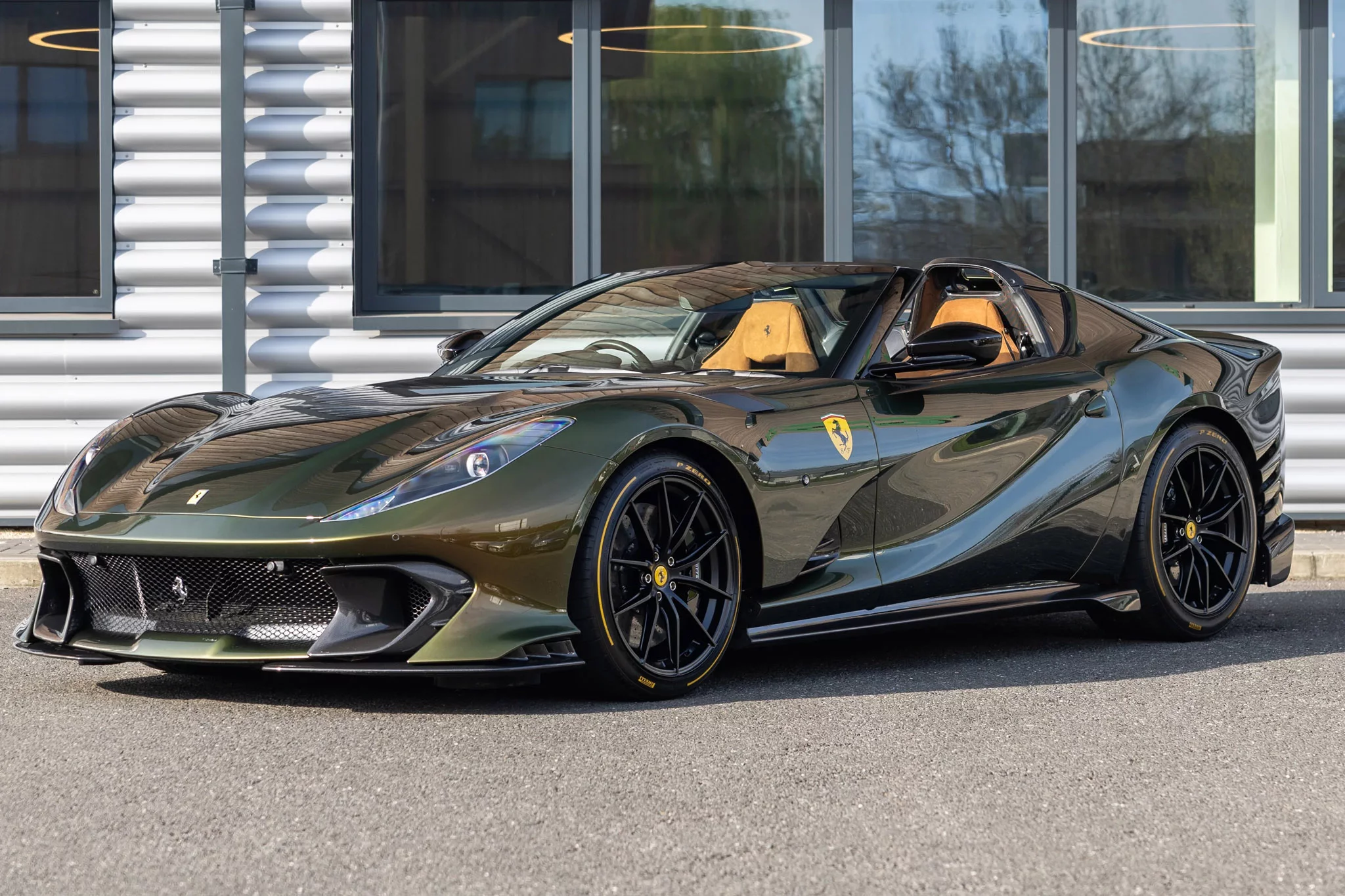 Verde Volterra Ferrari 812