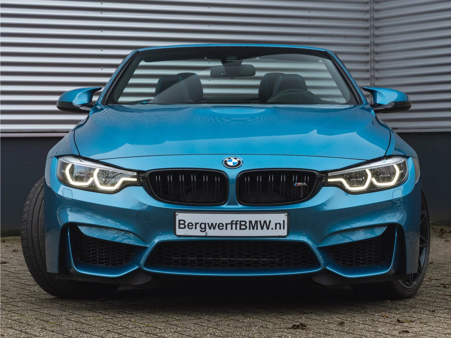 Maldives Blue II BMW M4