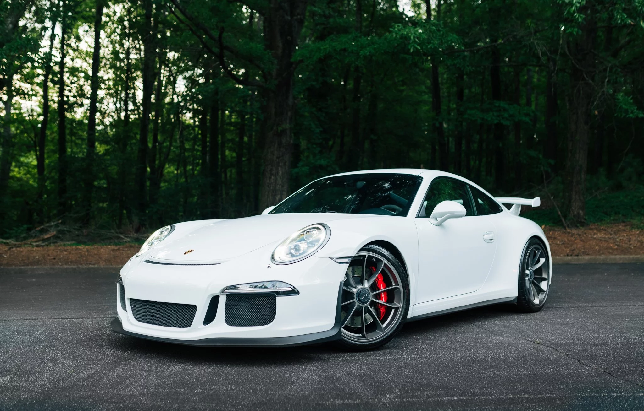Pure White Porsche 911 GT3