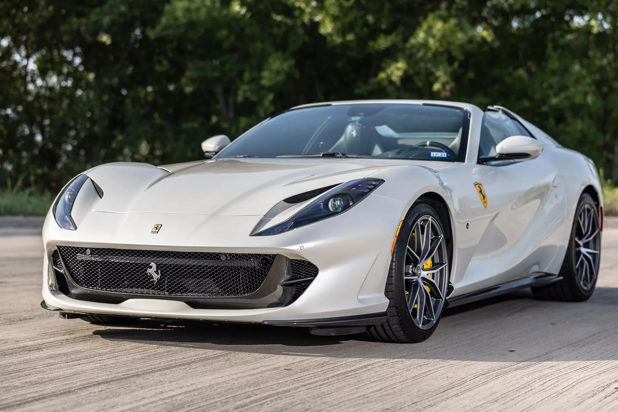 Bianco Italia Ferrari 812
