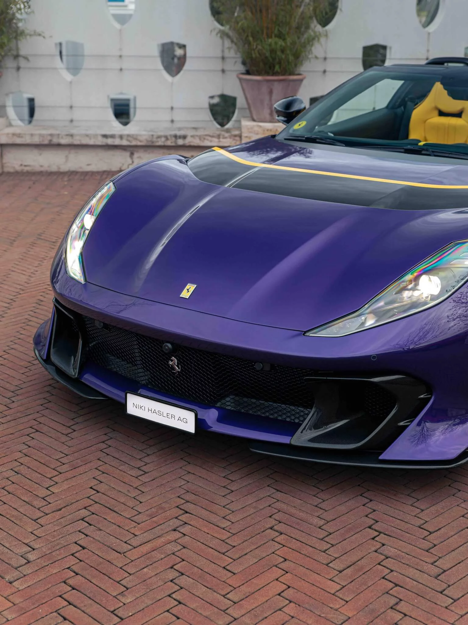 Violetto Dino Ferrari 812