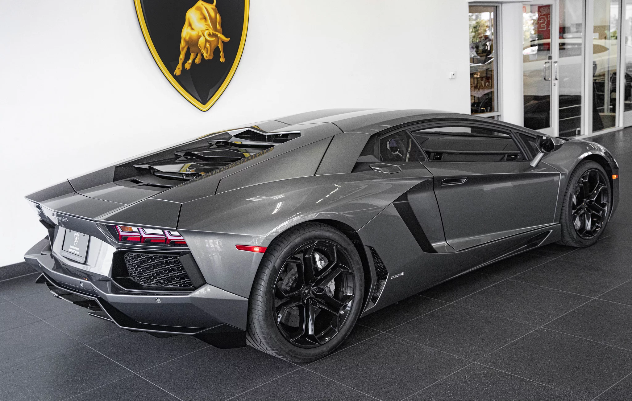 Grigio Estoque Lamborghini Aventador