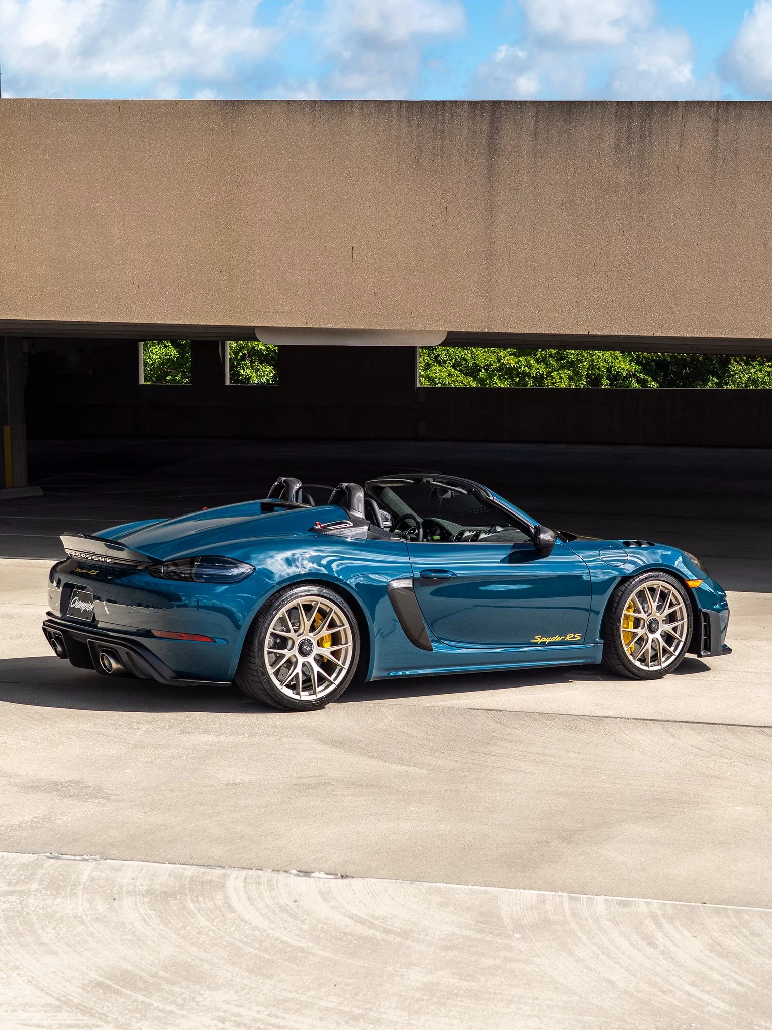Fjord Green Porsche 718 Spyder RS