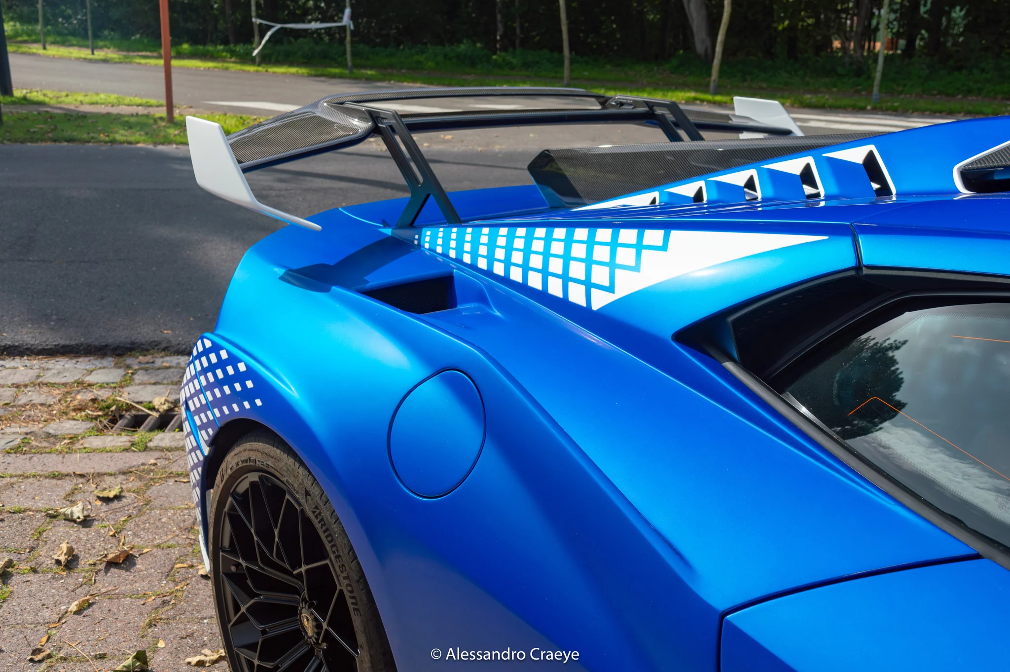 Blu Aegeus Lamborghini Huracán