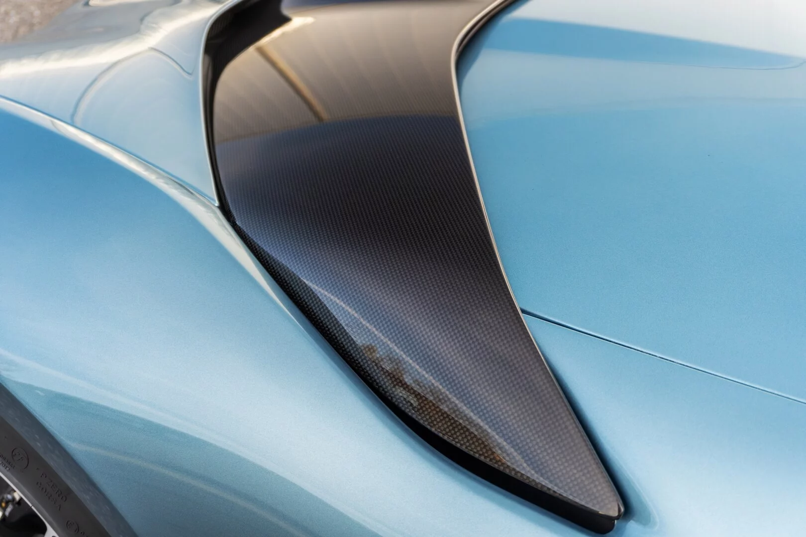 Azzurro Metallizzato Ferrari 812