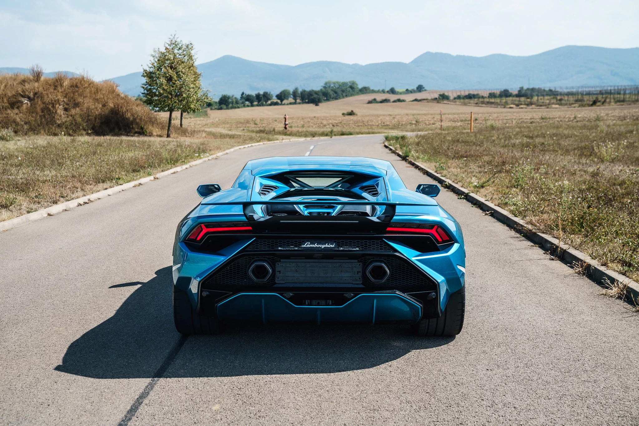 Blu Uranus Lamborghini Huracán