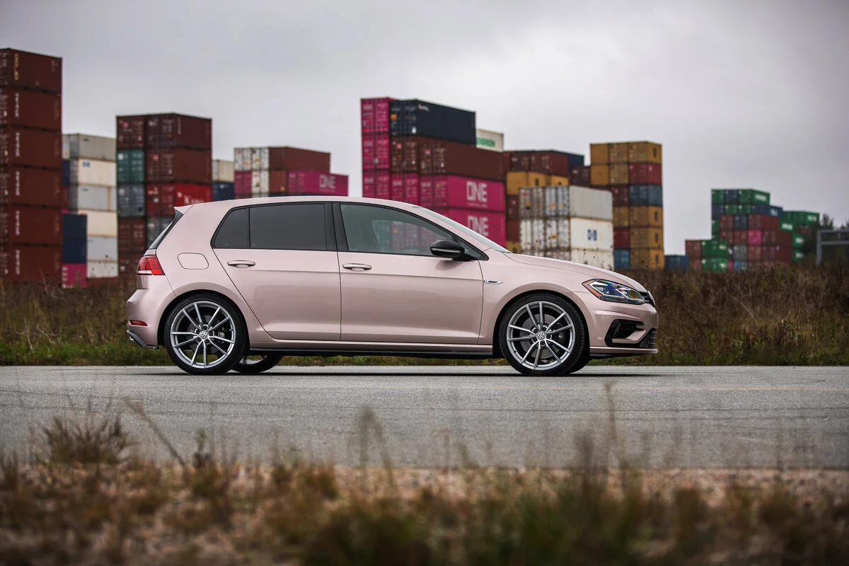 Champagne Volkswagen Golf
