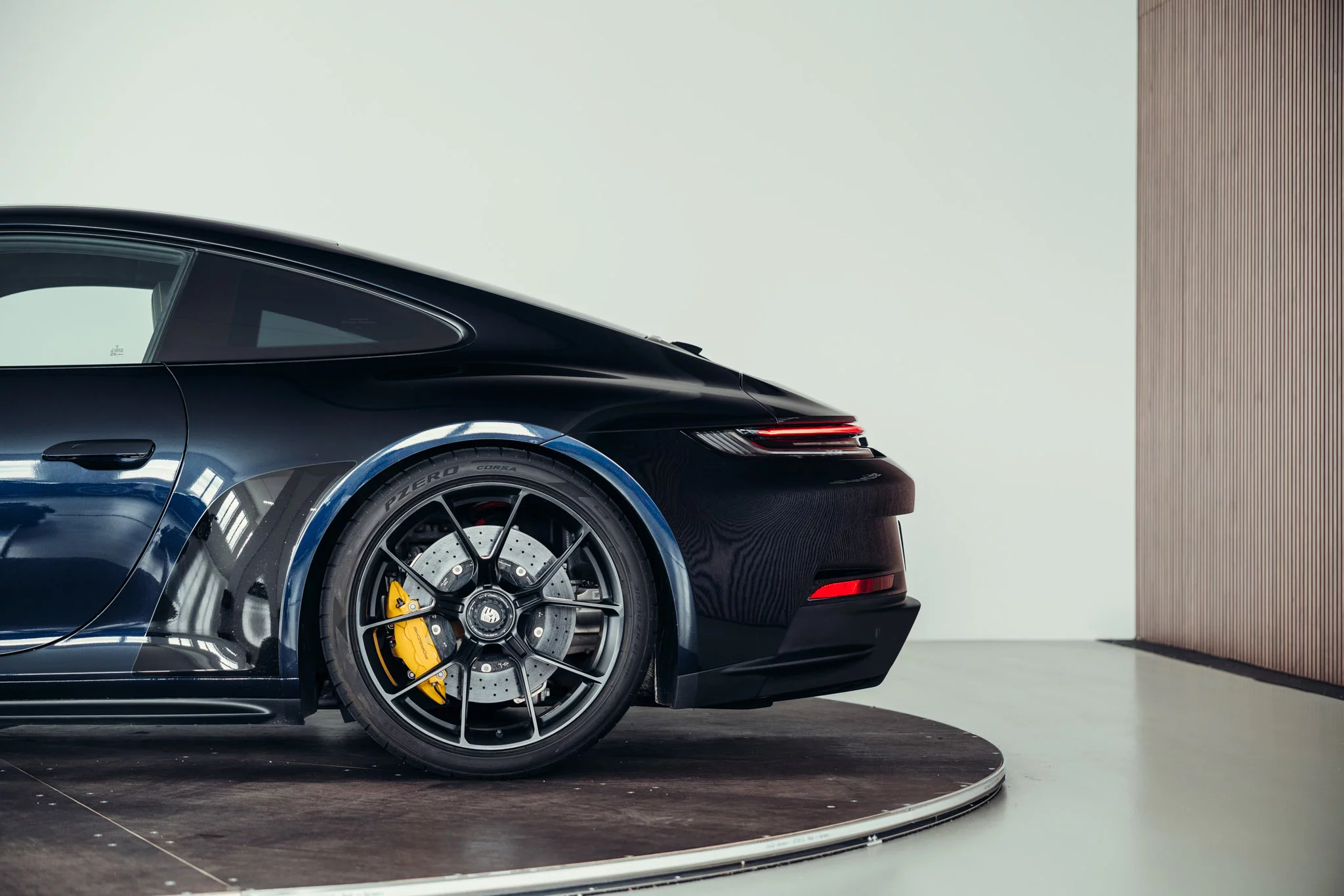 Carbon Black Porsche 911 GT3