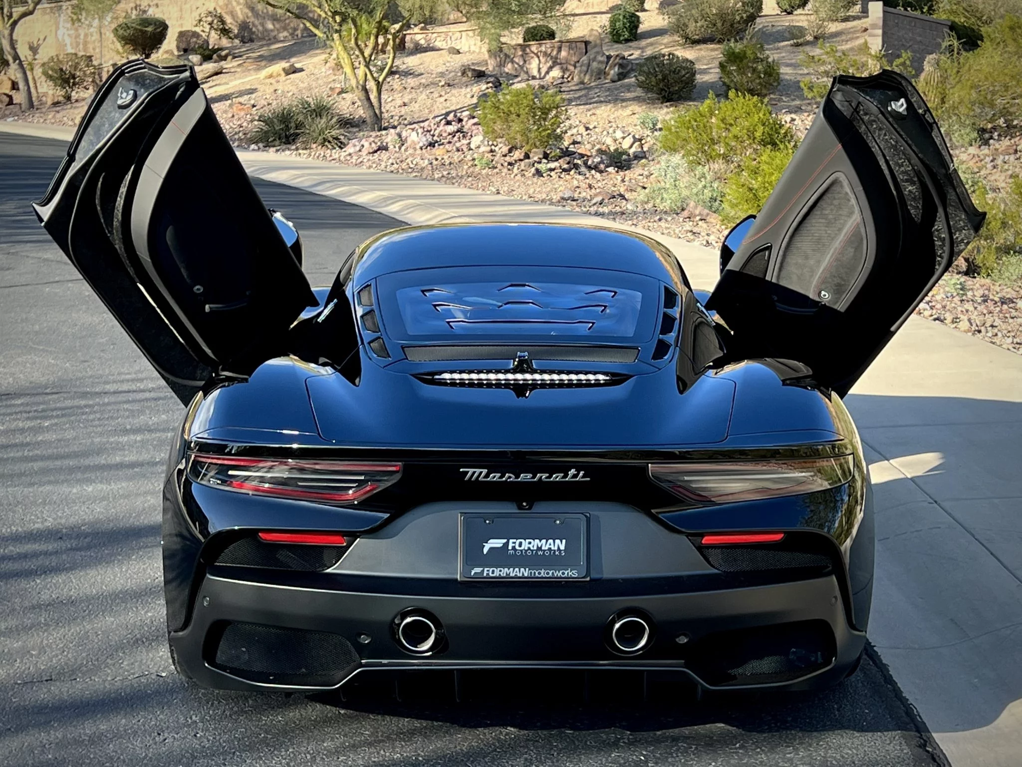 Nero Enigma Maserati MC20