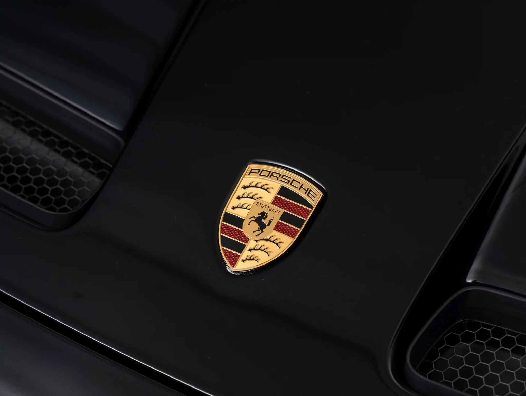 Black Porsche 911 GT3