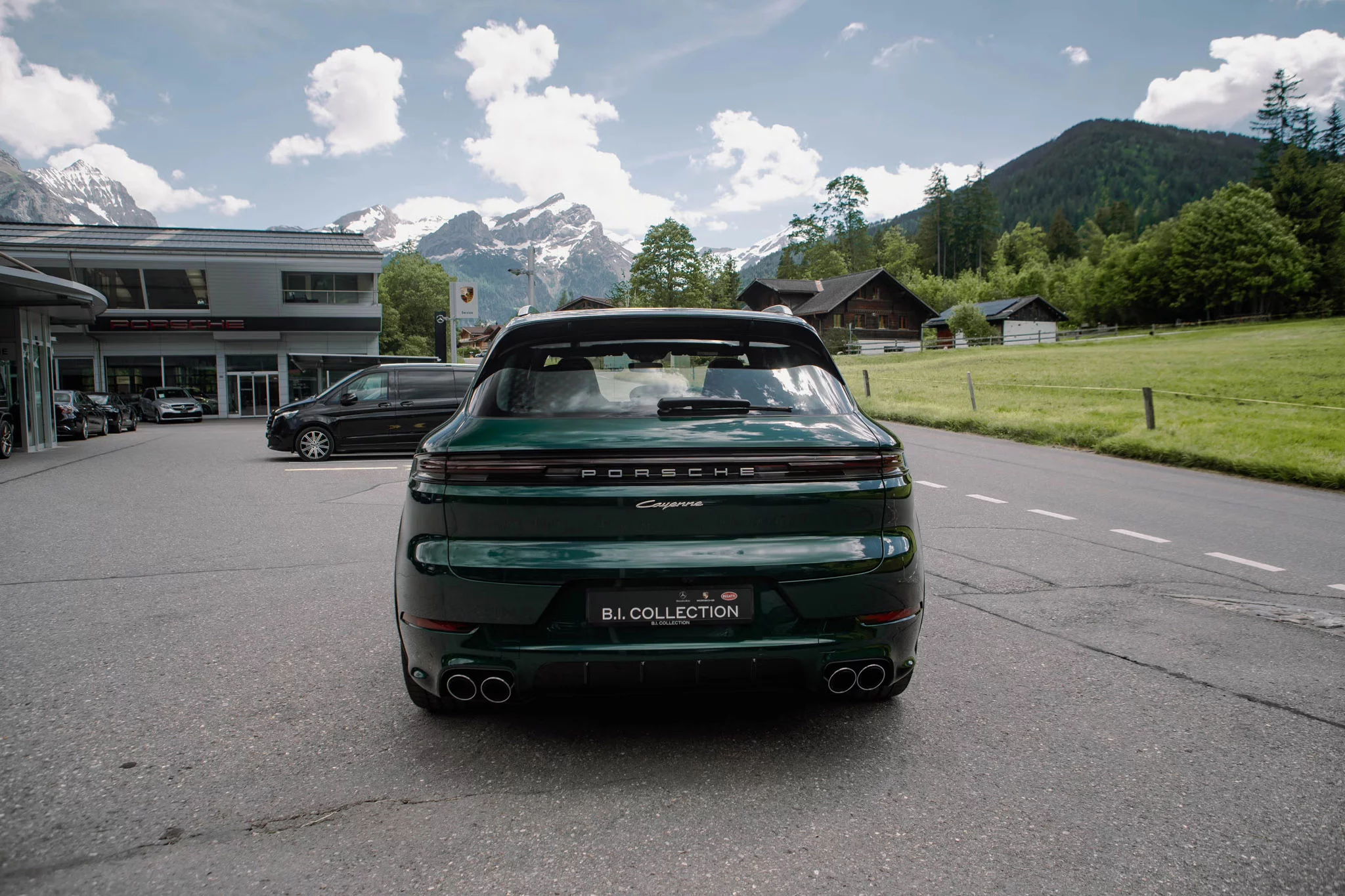 Jet Green Metallic Porsche Cayenne
