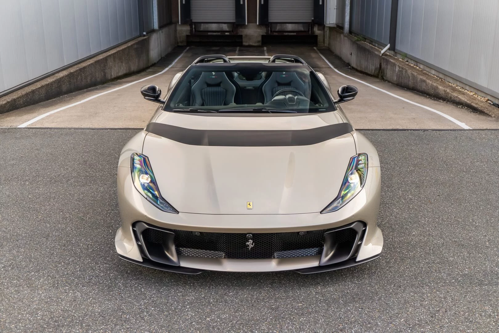 Nuovo Grigio Ingrid Ferrari 812