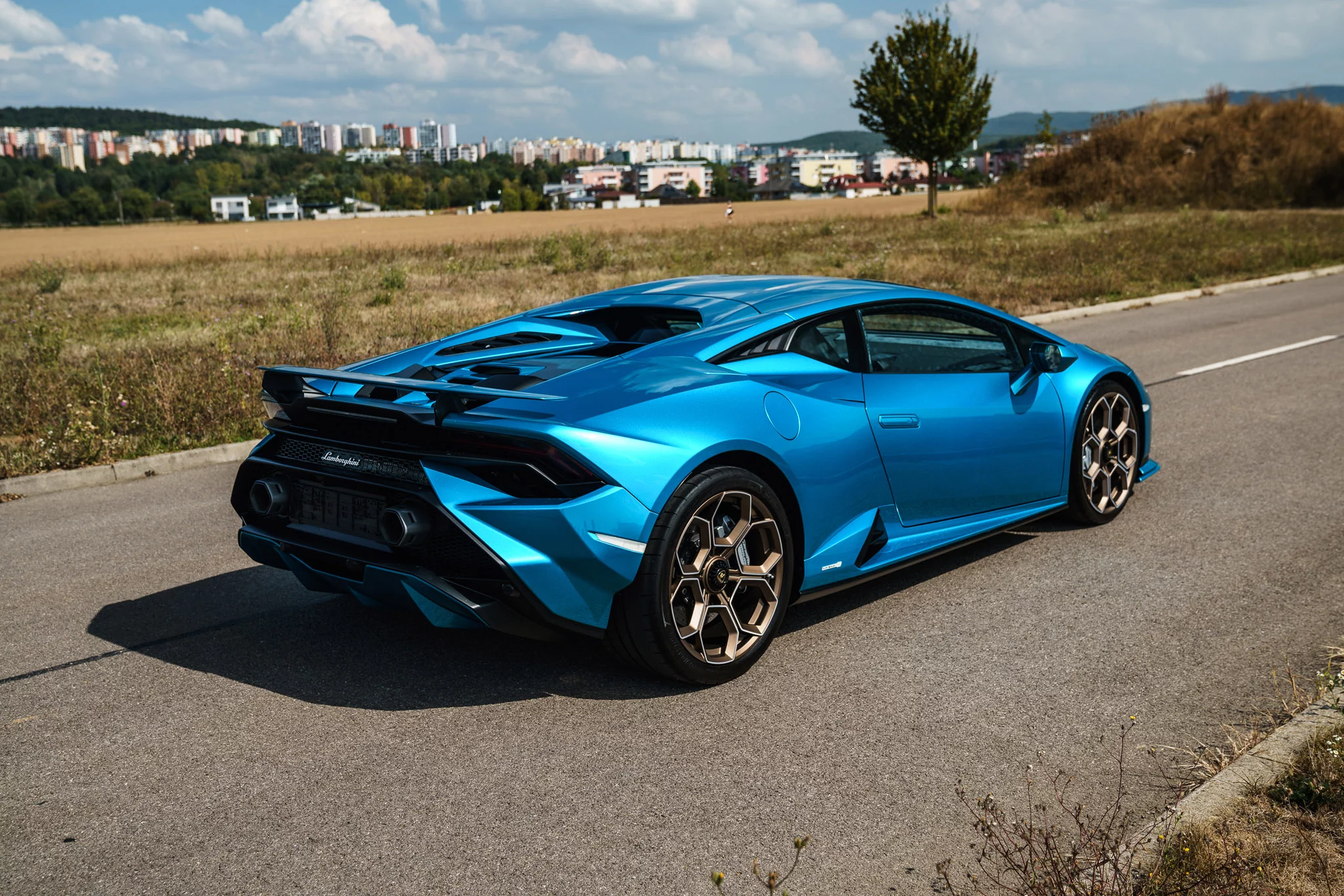 Blu Uranus Lamborghini Huracán
