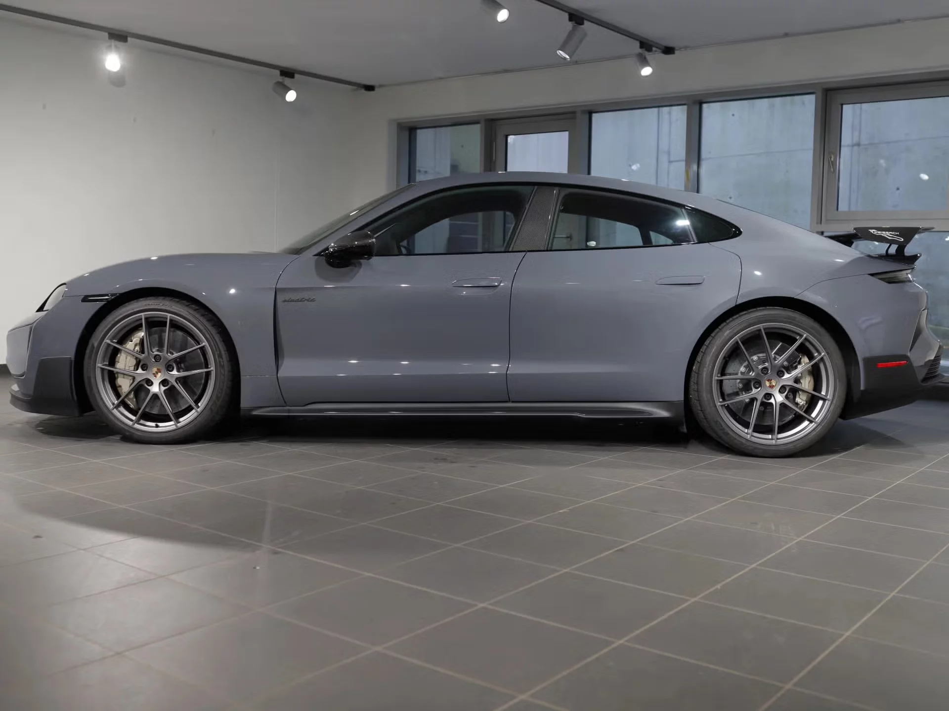 Grigio Telesto Porsche Taycan