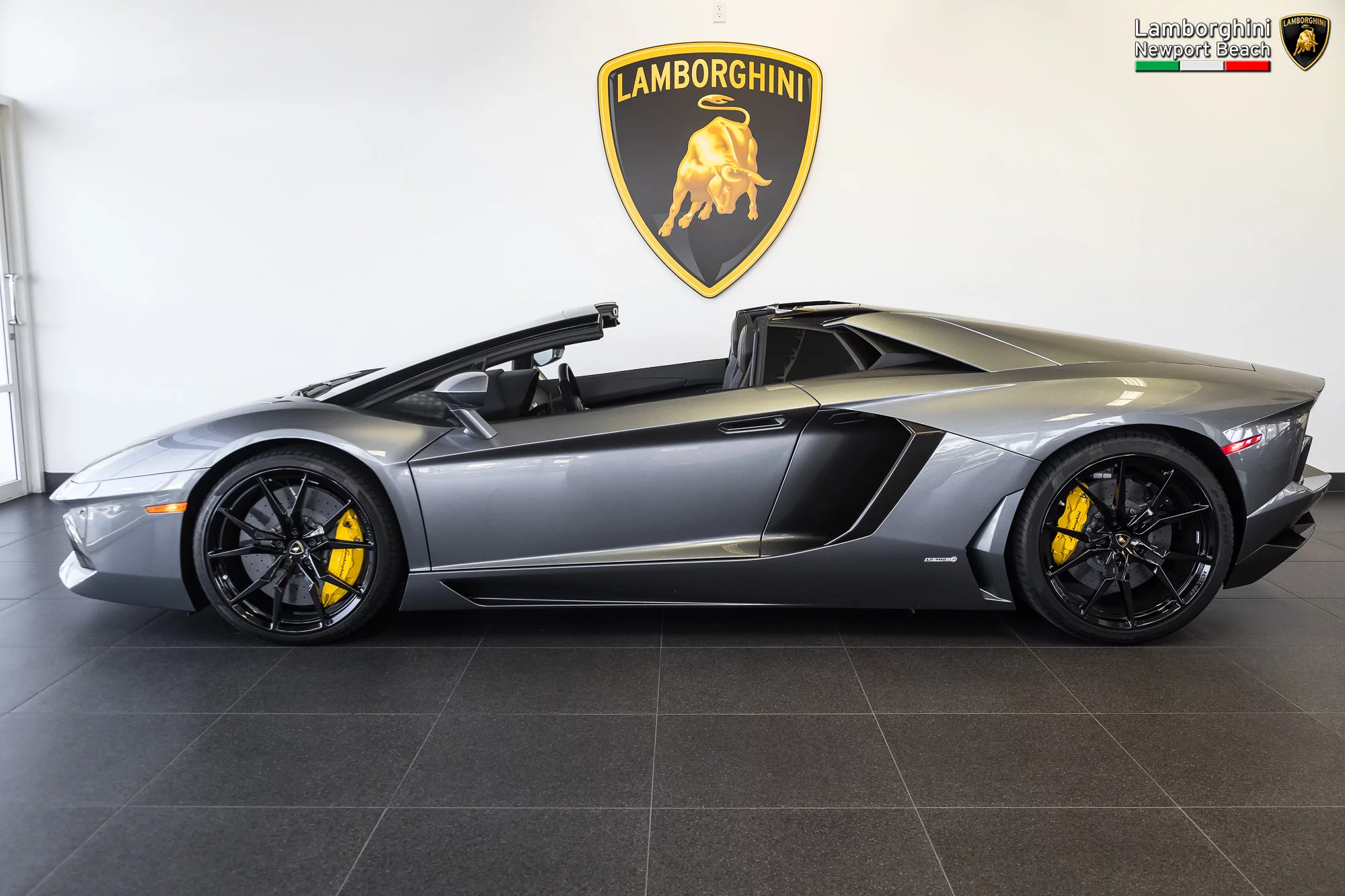 Grigio Estoque Lamborghini Aventador