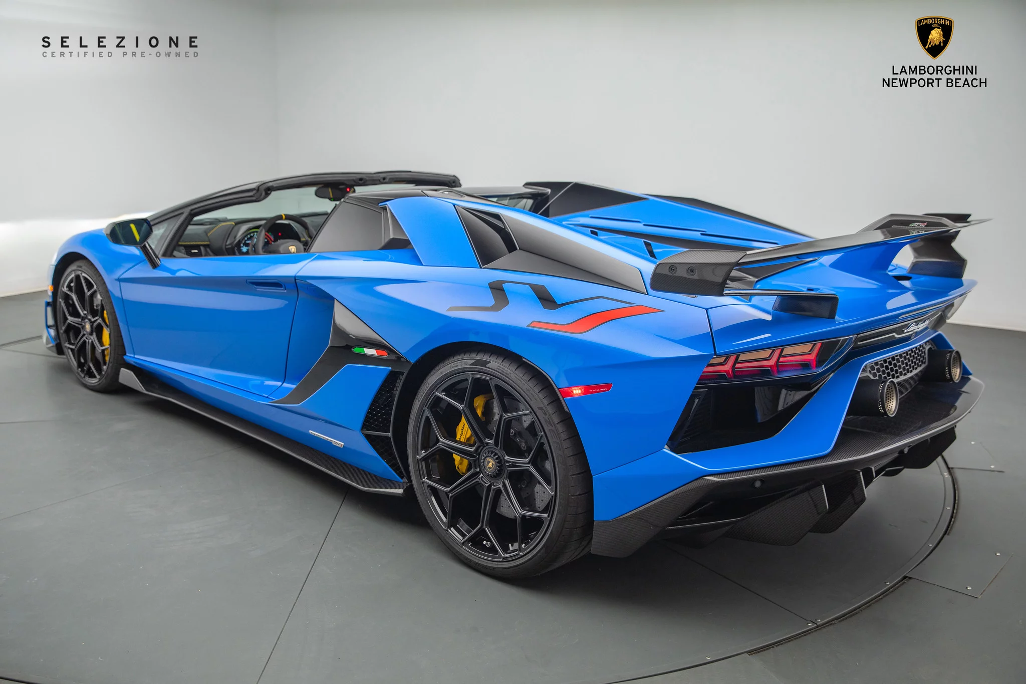 Blu Nila Lamborghini Aventador