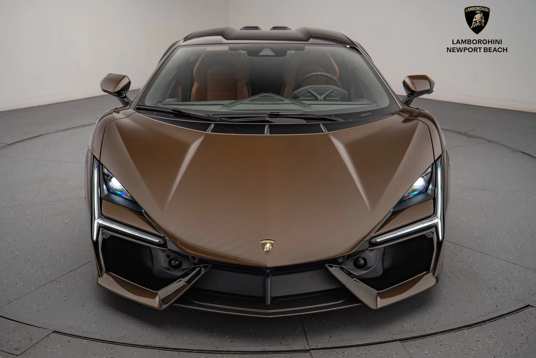 Marrone Alcestis Lamborghini Revuelto