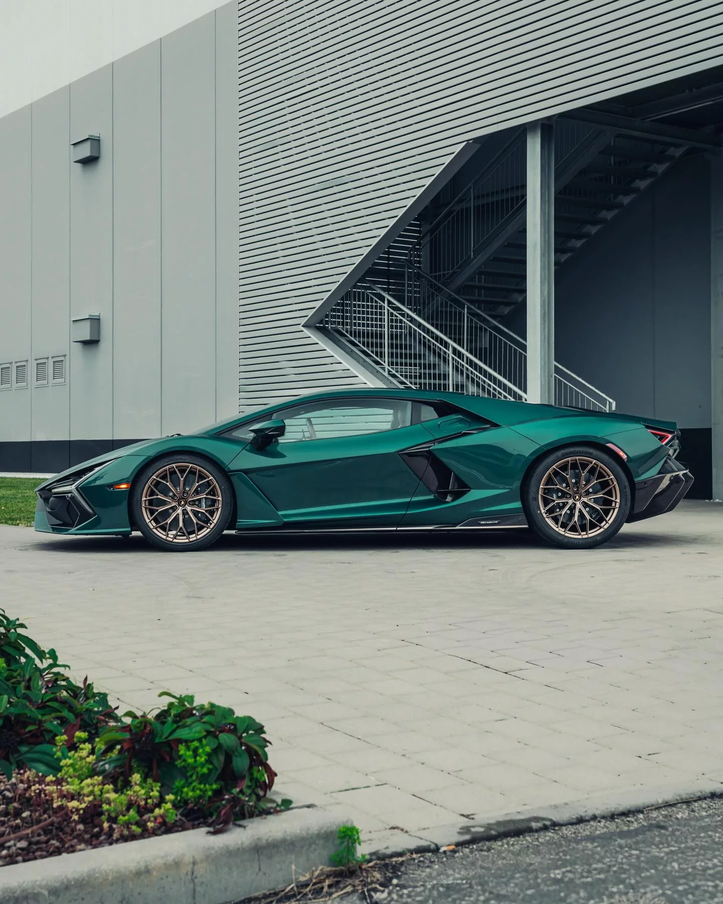 Verde Abete Lamborghini Revuelto