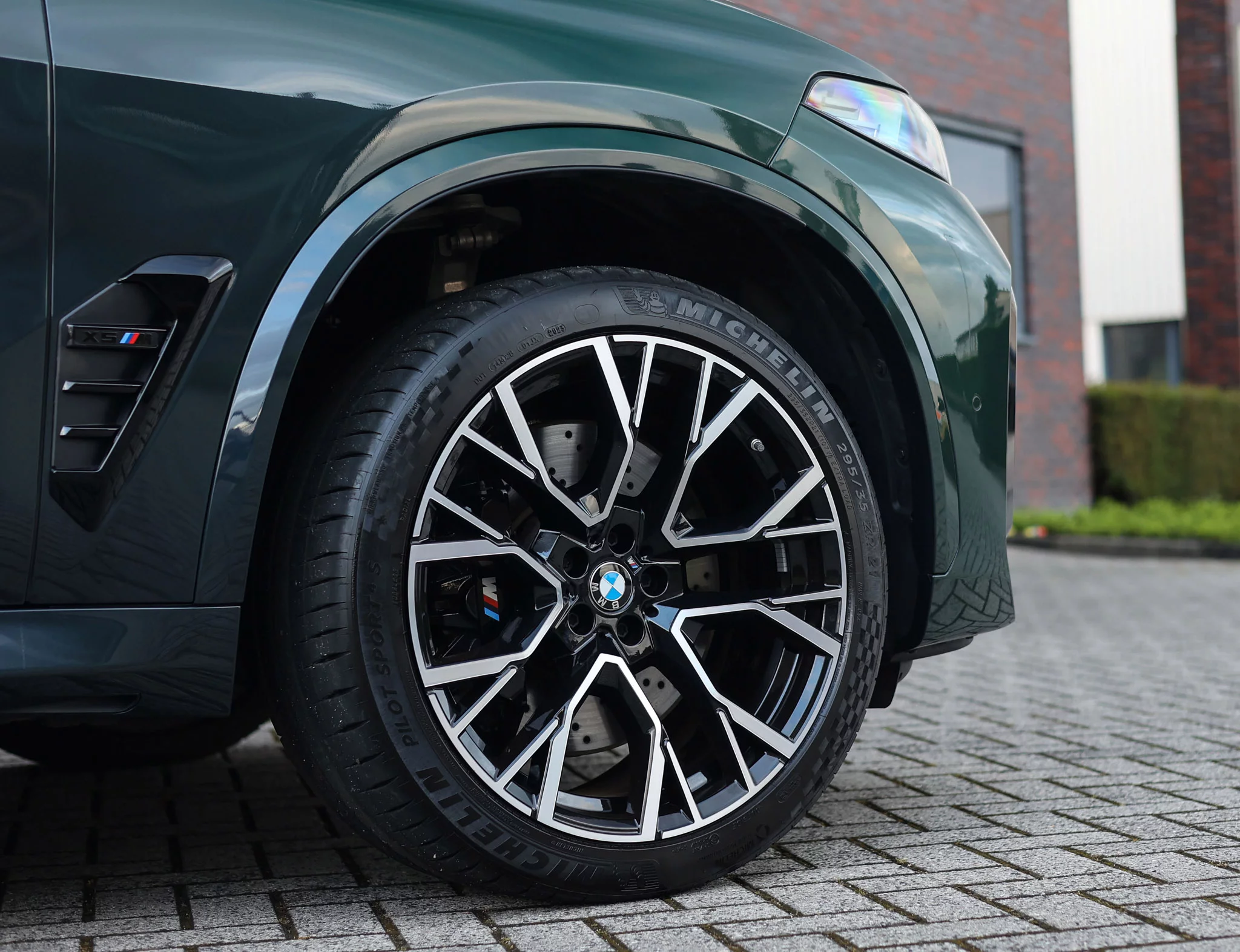 Aurora Diamond Green BMW X5