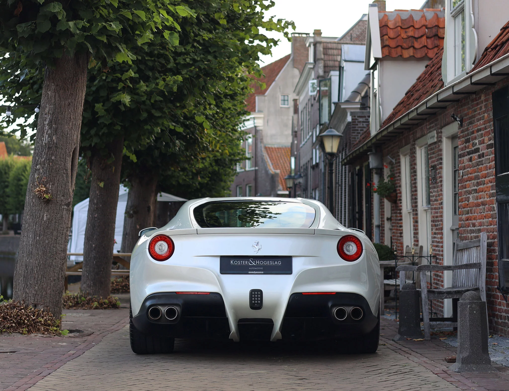 Bianco Fuji Ferrari F12