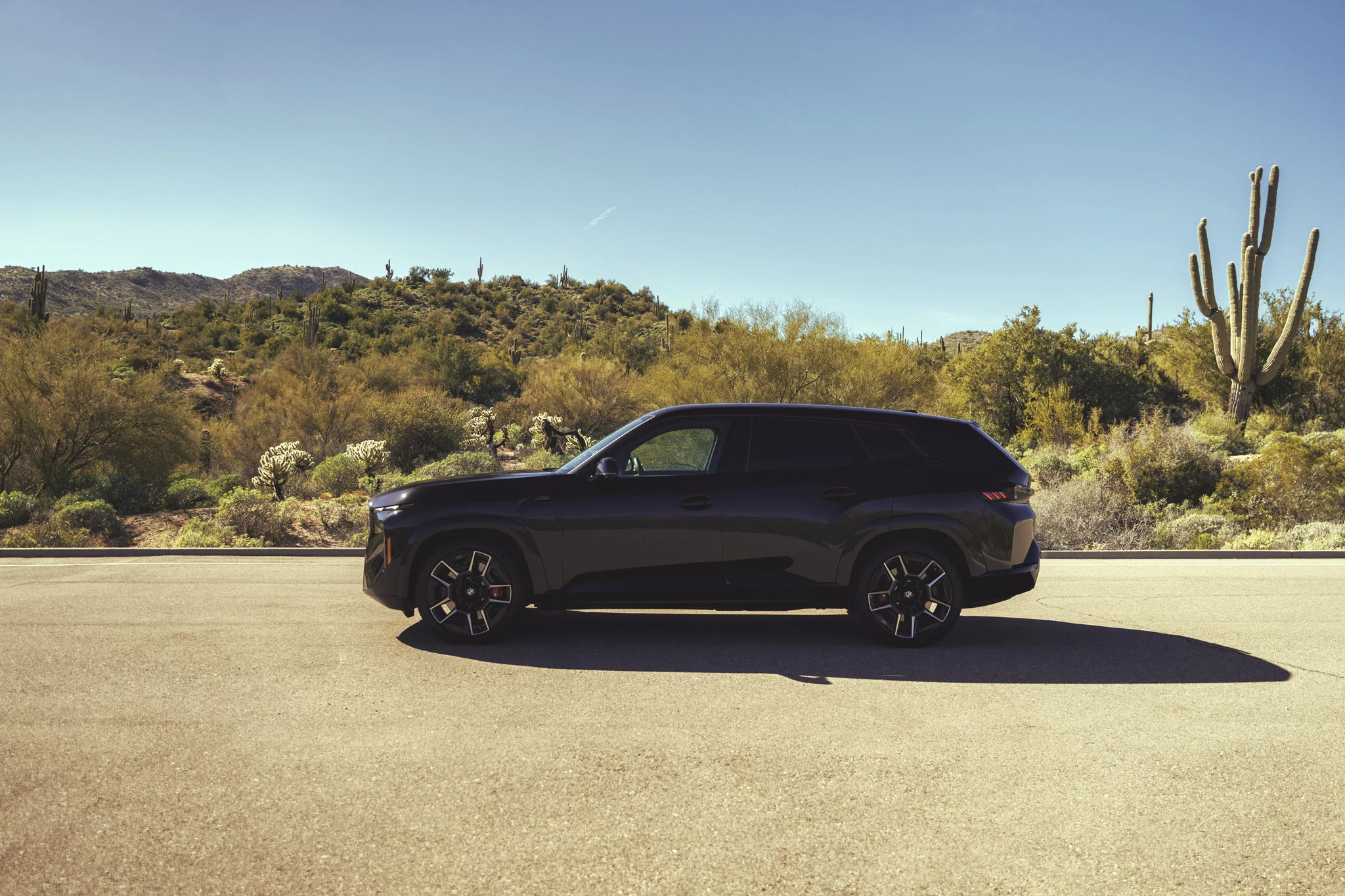 Sapphire Black BMW XM