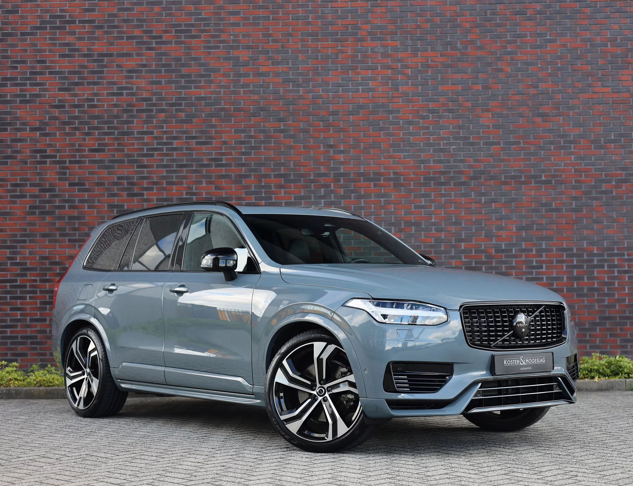 Thunder Grey Volvo XC90