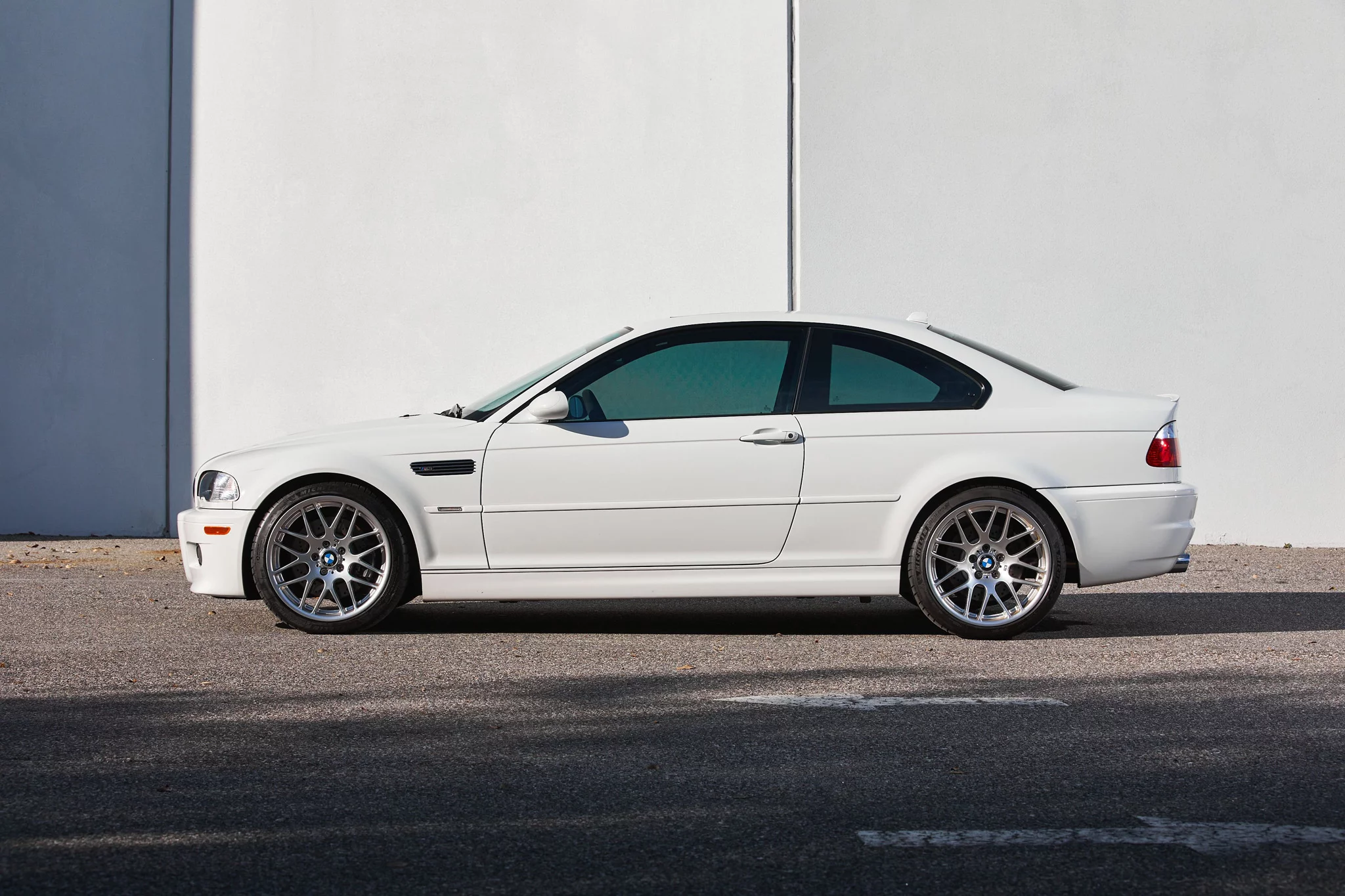 Alpine White III BMW M3