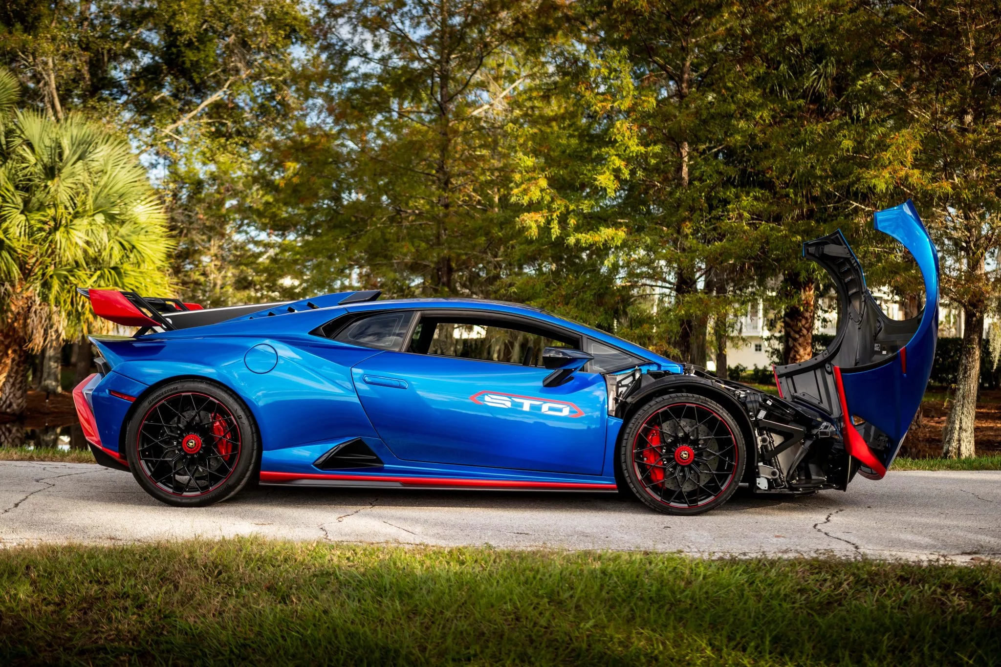Blu Nethuns Lamborghini Huracán