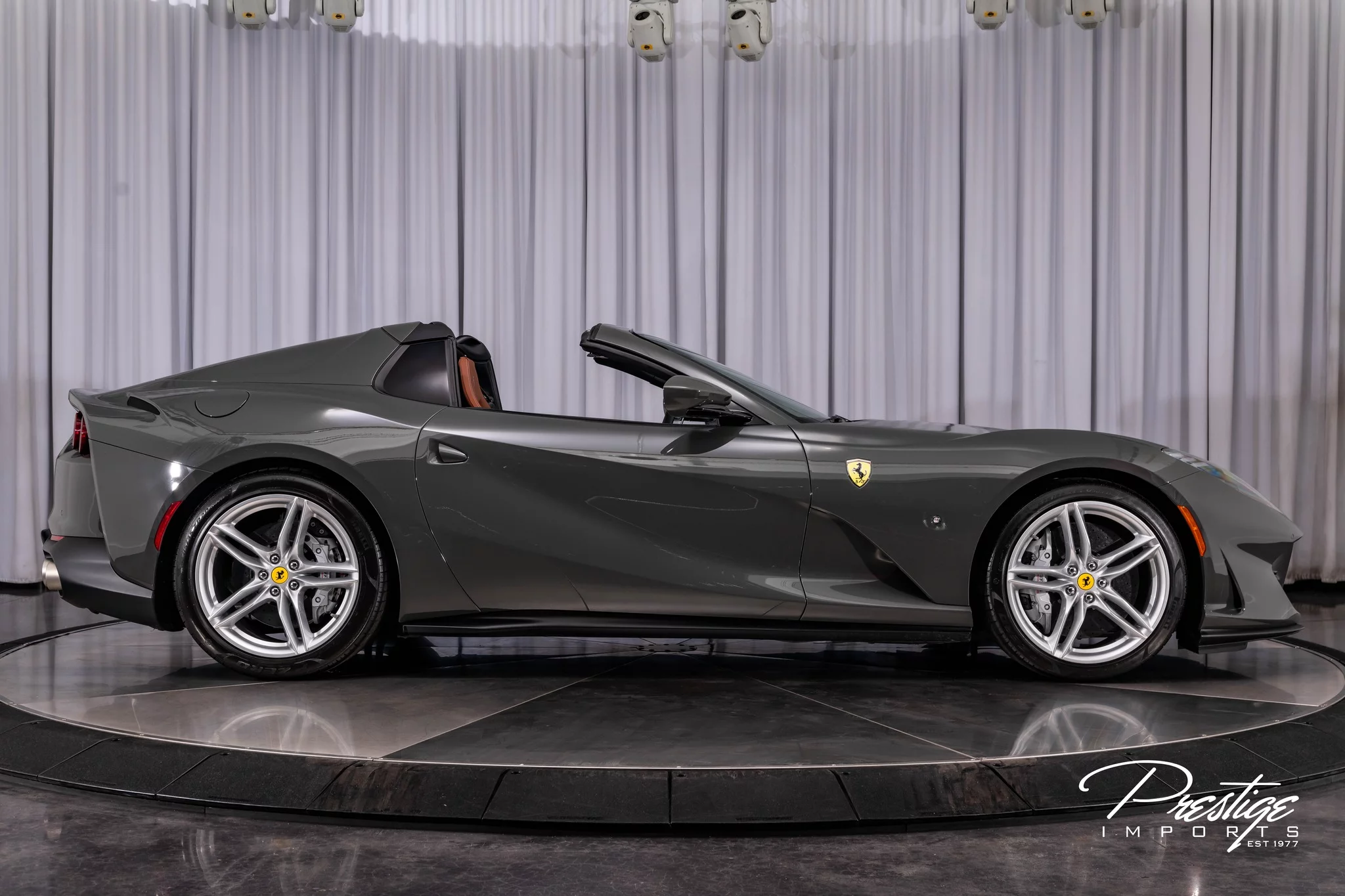 Grigio Scuro Ferrari 812