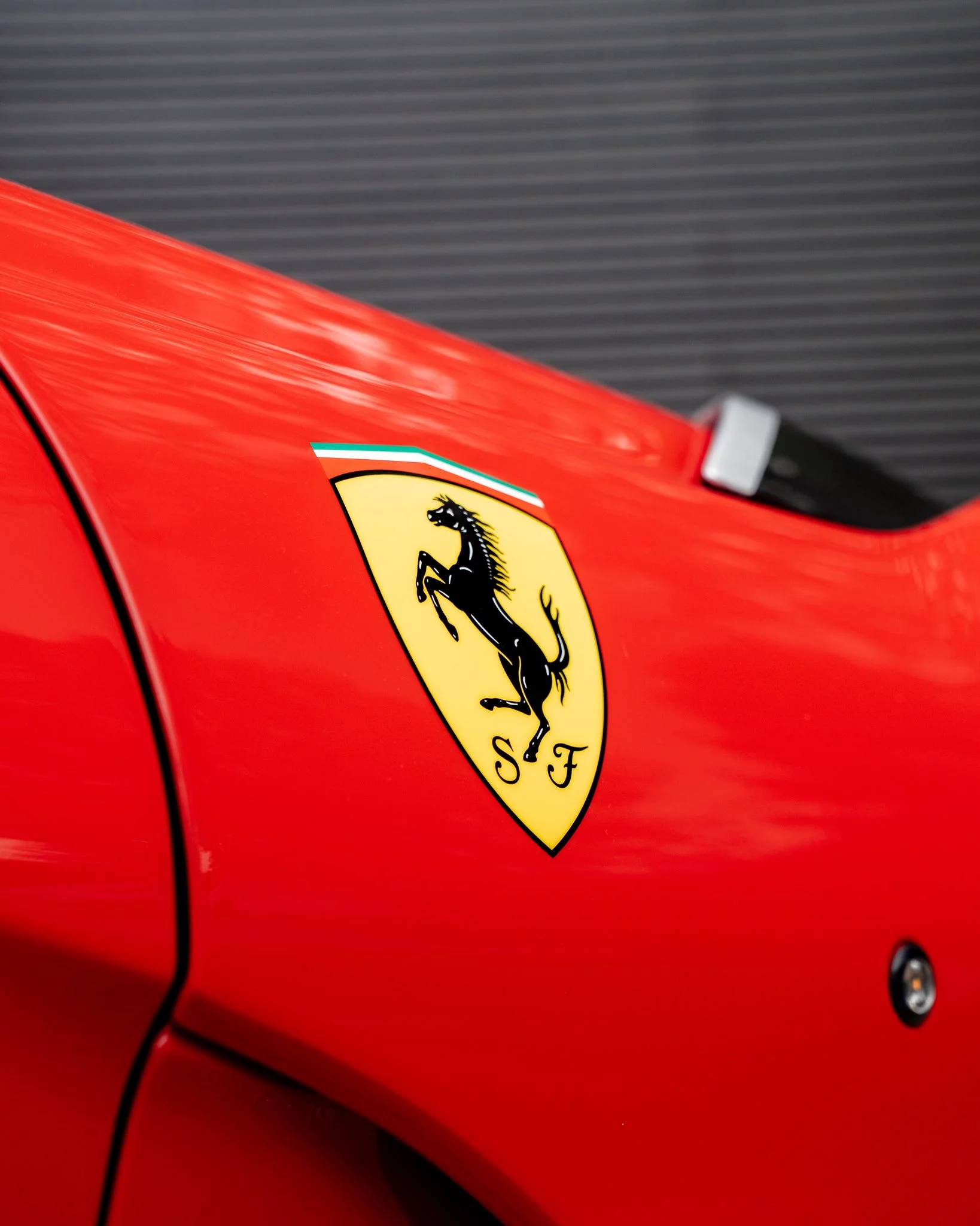 Rosso Cina Ferrari 812