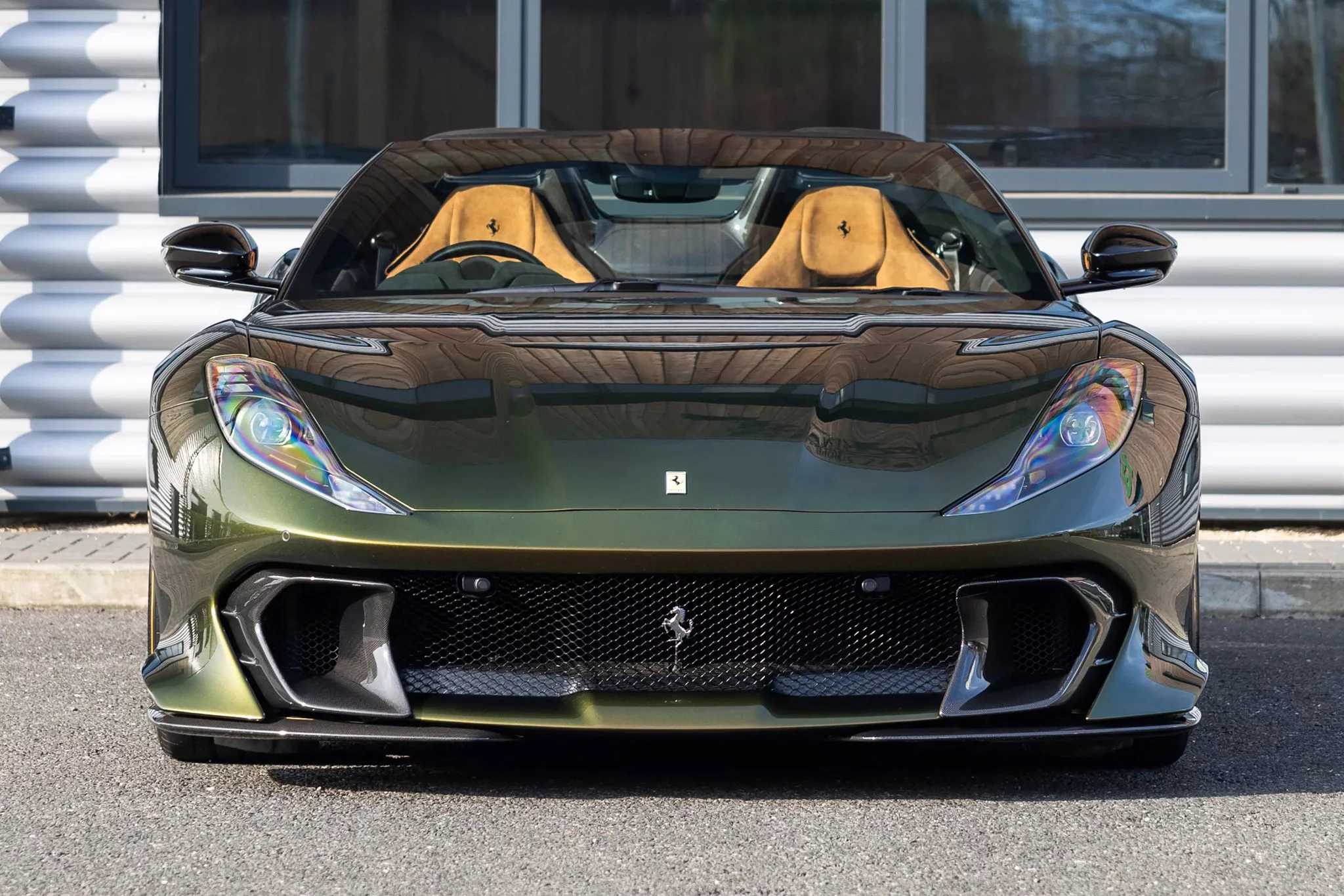 Verde Volterra Ferrari 812