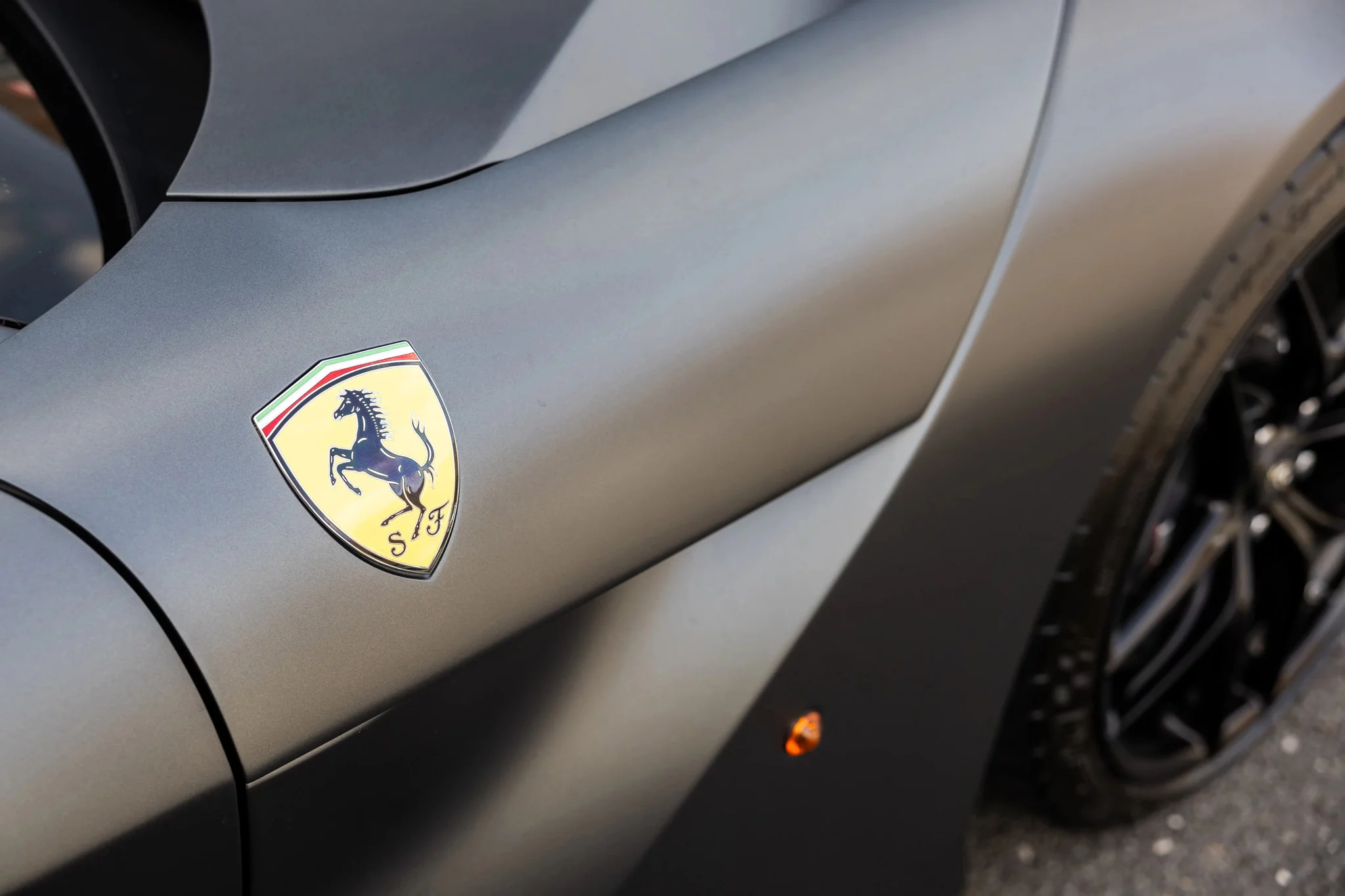 Grigio Silverstone Opaco Ferrari F12