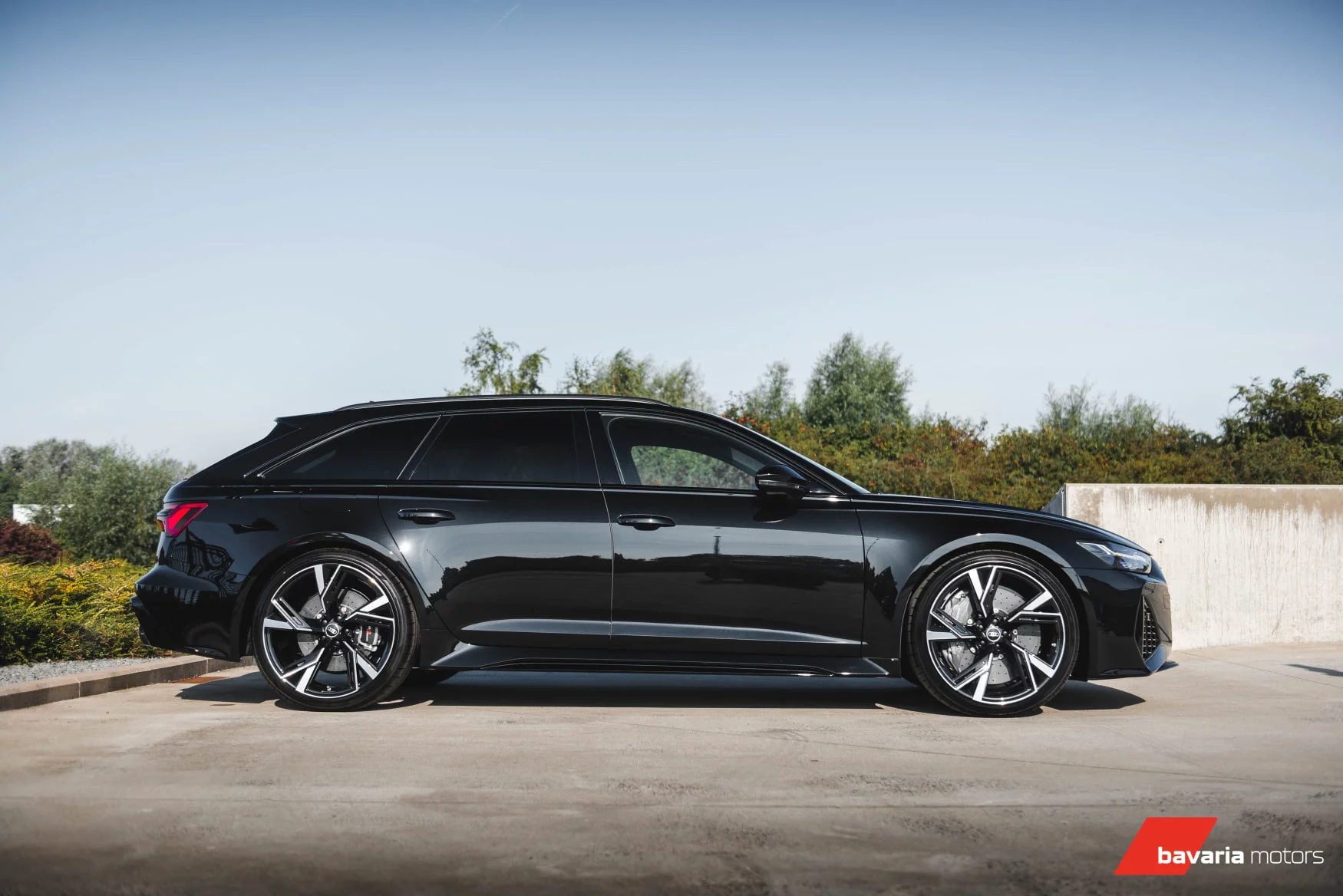Mythos Black Audi RS6 Avant