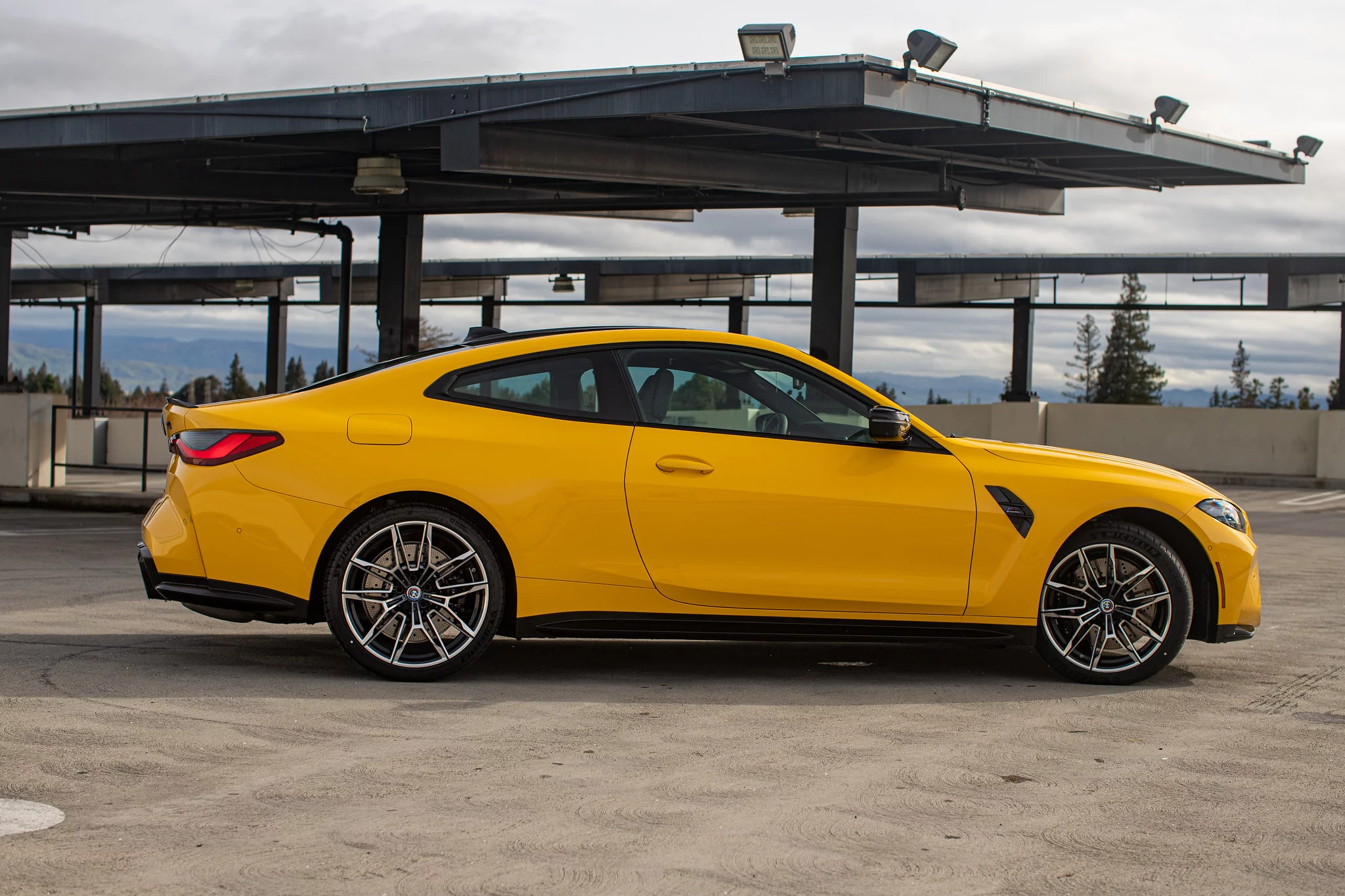 Speed Yellow BMW M4