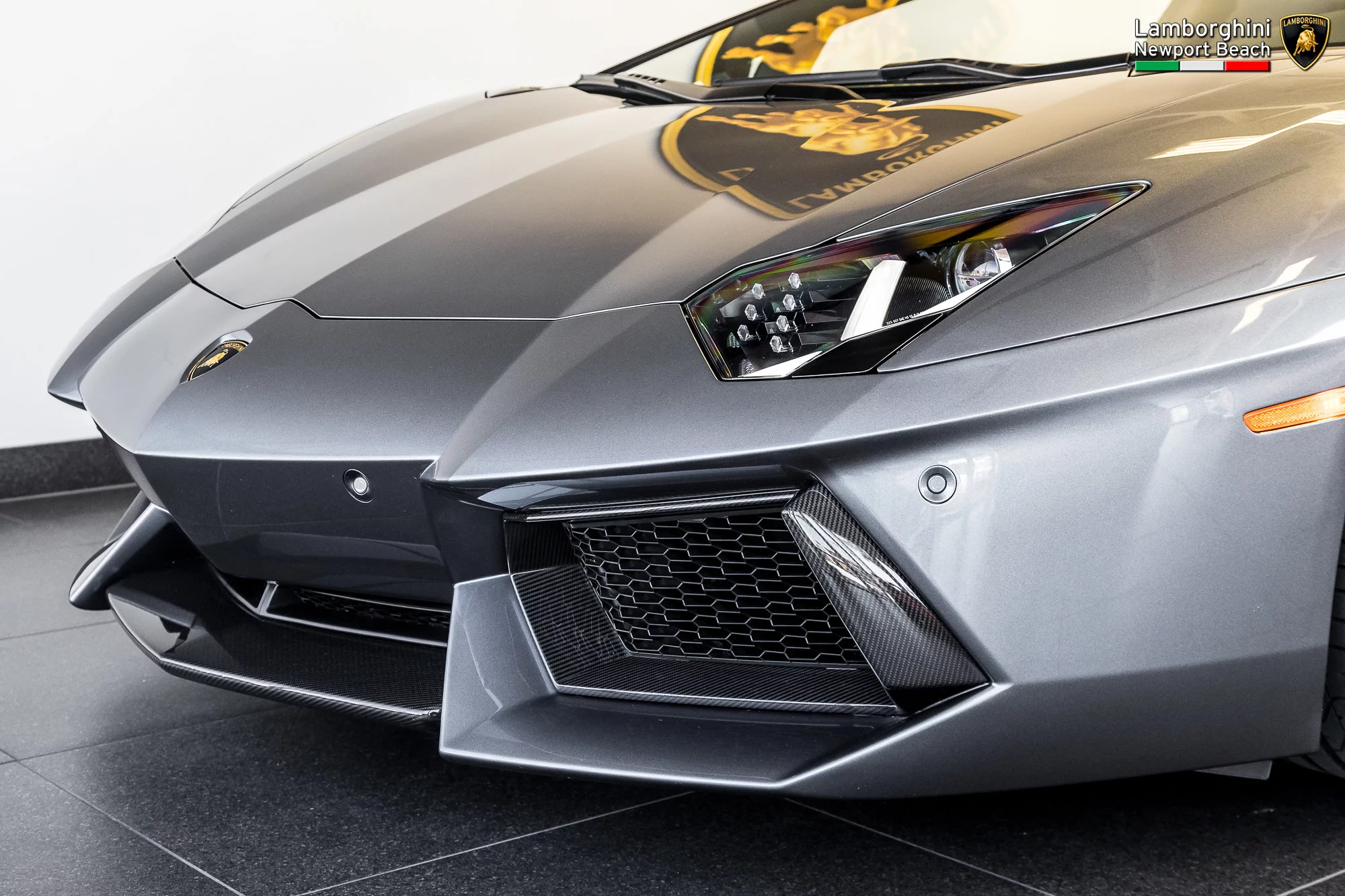 Grigio Estoque Lamborghini Aventador