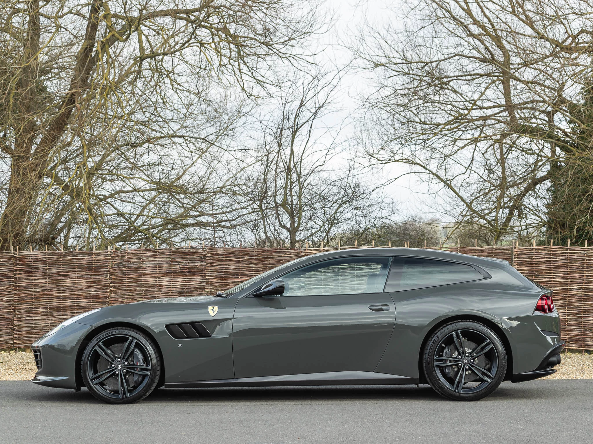 Grigio Scuro Ferrari GTC4Lusso