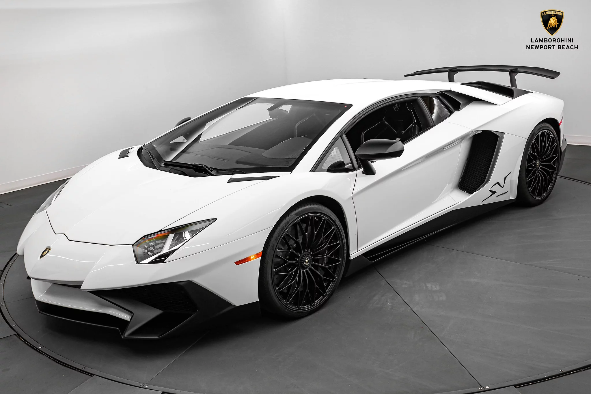 Bianco Isis Lamborghini Aventador