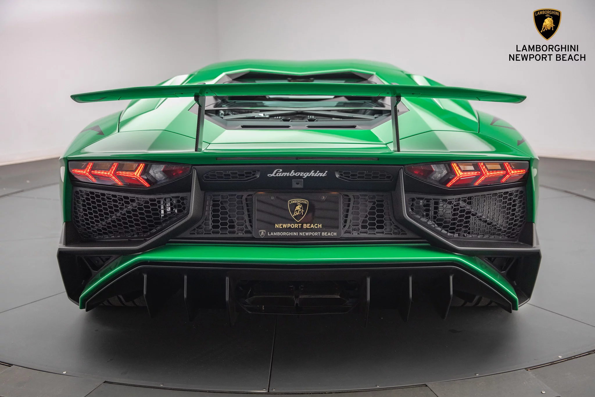 Verde Metallic Lamborghini Aventador