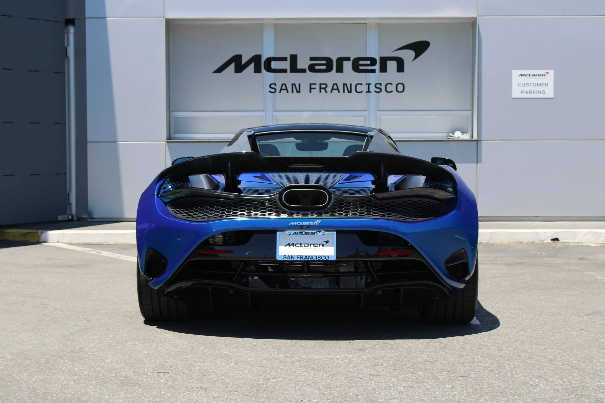 Volcano Blue McLaren 750S