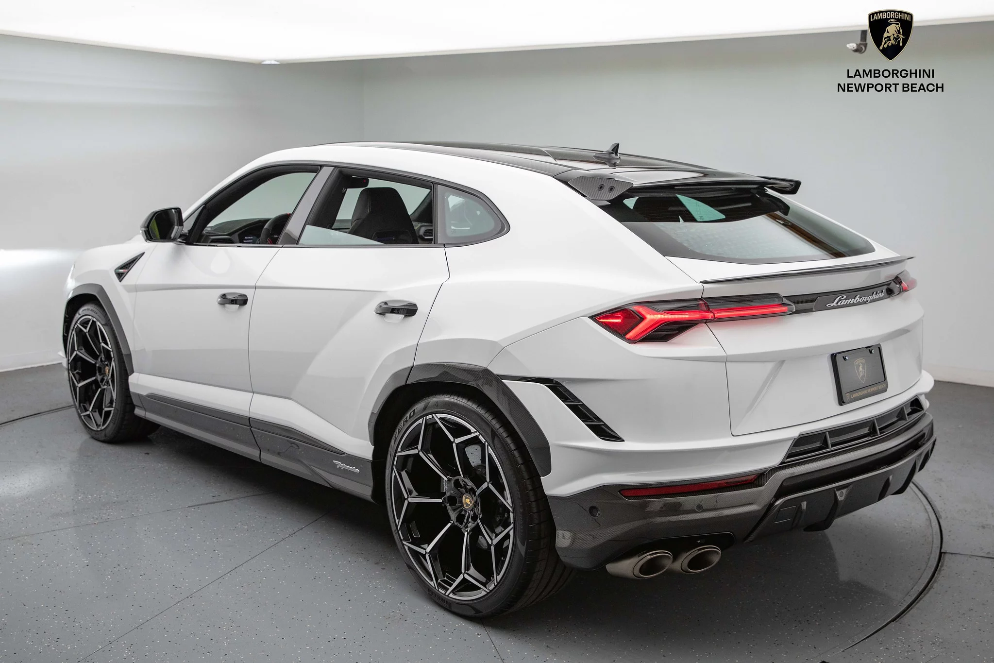 Bianco Monocerus Lamborghini Urus