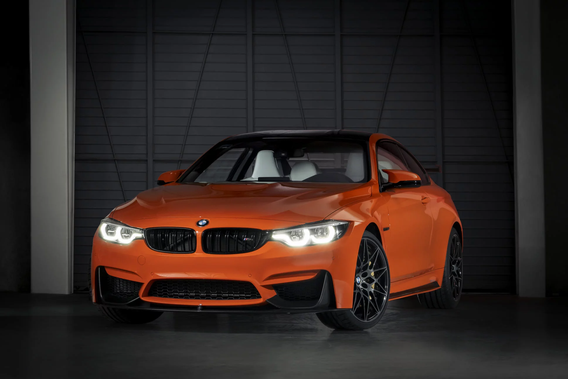 Fire Orange III BMW M4